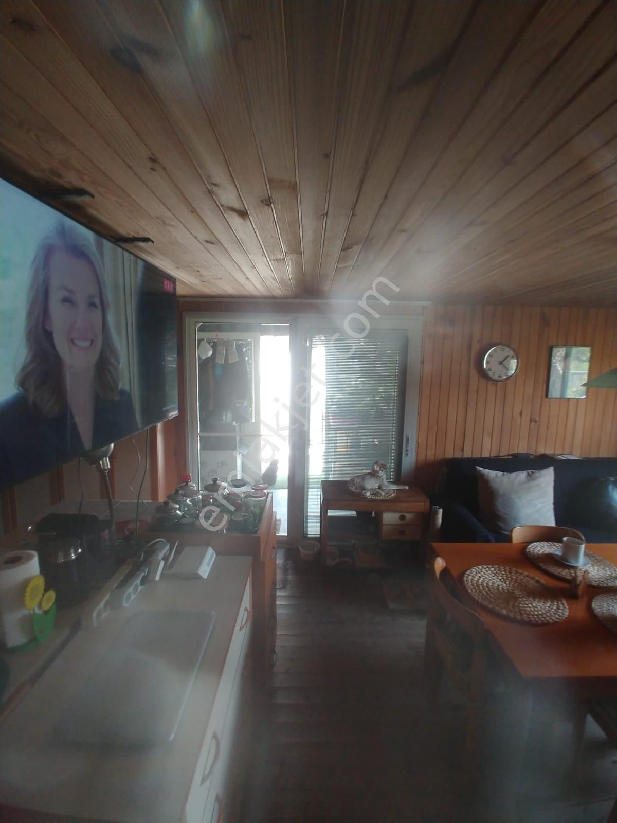 Foca Ilipinar Koyü Mustakil Bahceli Ev - Görsel 5