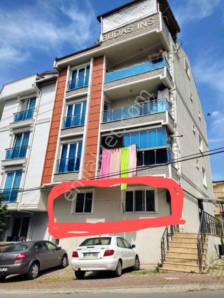 Çayırova Özgürlük Satılık Daire Özgürlük Mahallesinde bulunan 2+1 net 90m² ters dubleks