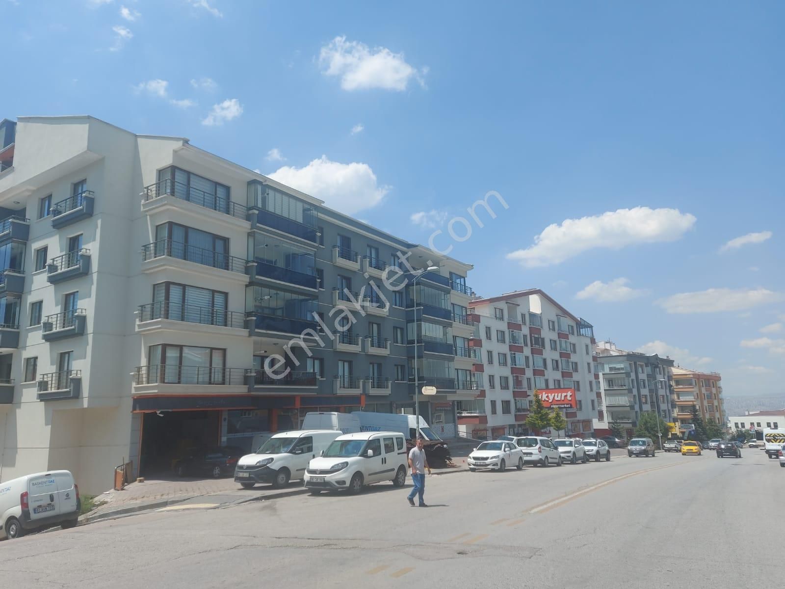 Çankaya Ata Satılık Daire  ASYAPIDAN ÖVEÇLER 4.CADDE 4+1 180M2 ARA KAT SÜPERLÜX KALORİFERLİ