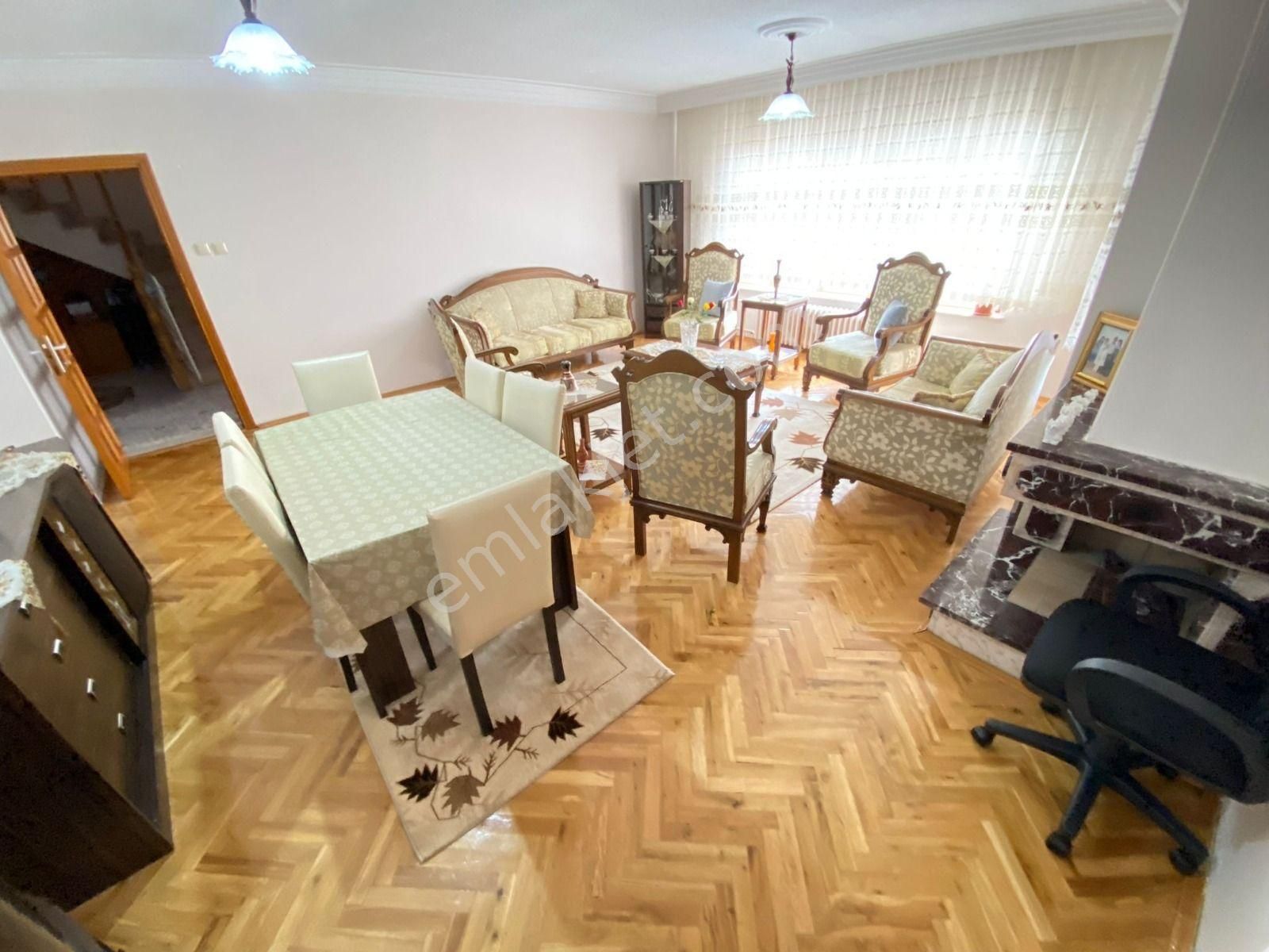 https://imaj.emlakjet.com/listing/13235143/08B2A57EB0A69E52E9E0304A49C9D0B813235143.jpeg