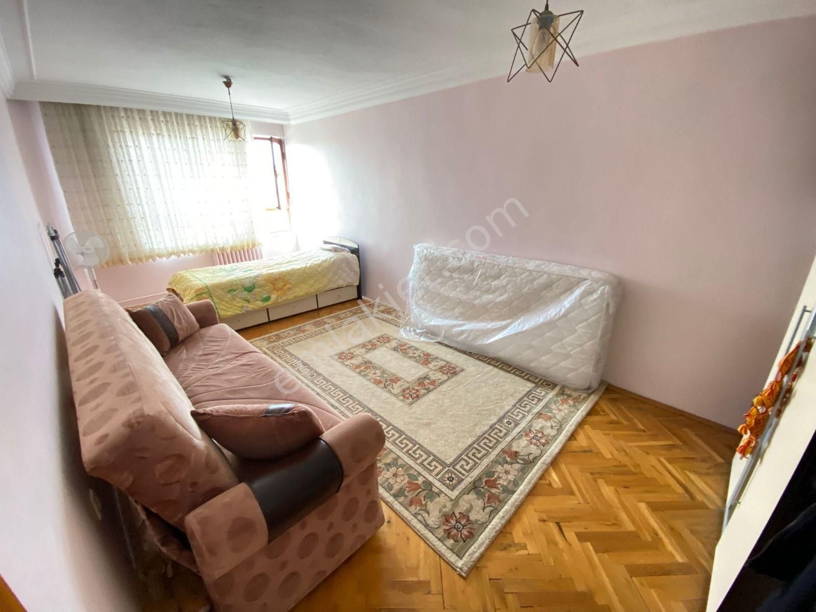 https://imaj.emlakjet.com/listing/13235143/18F17F64A146396462C21E33042737FF13235143.jpeg