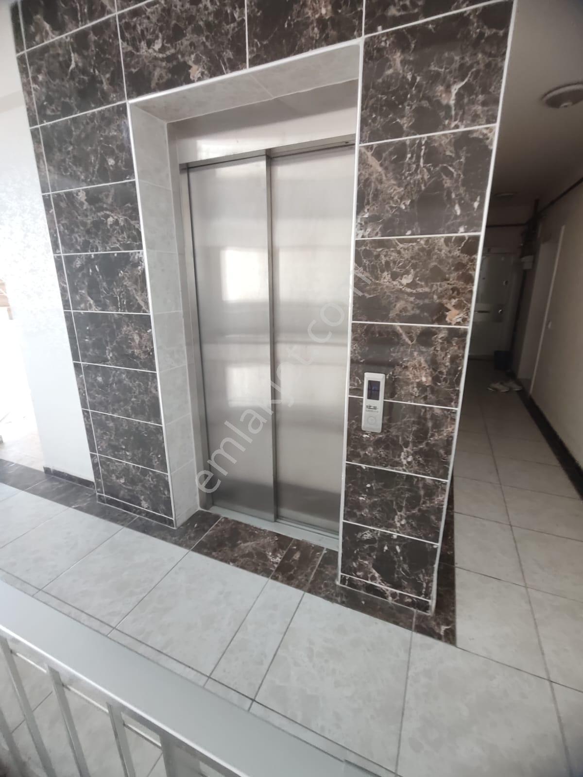 Afyon Tezcan Emlaktan Uydukentte Alp Suitte Kiralık Eşyalı Daire - Görsel 18