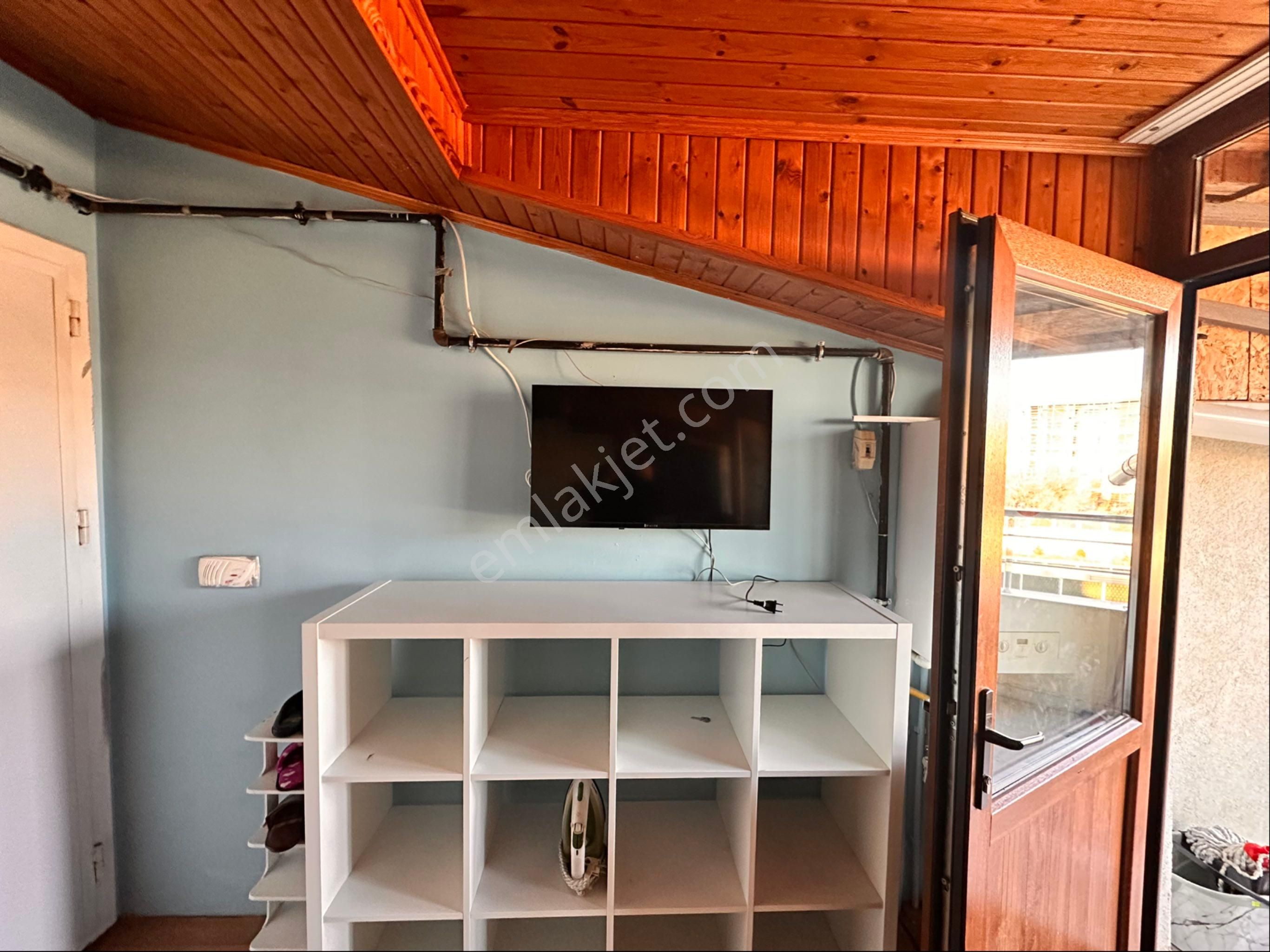 Öğrenciye Uygun Metro Durağına 8 Dk Yürüme Mesafesinde Kiralık Teras Katı - Görsel 19
