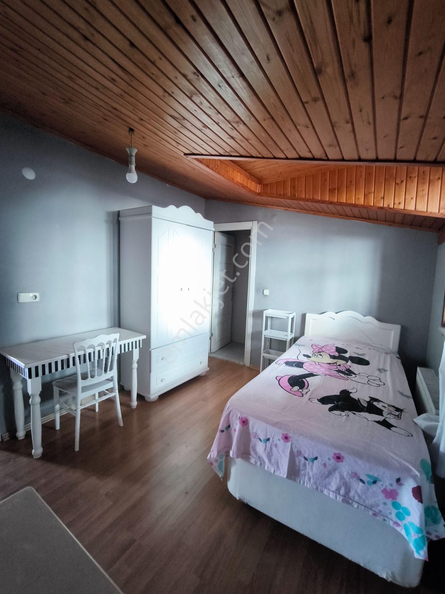 Öğrenciye Uygun Metro Durağına 8 Dk Yürüme Mesafesinde Kiralık Teras Katı - Görsel 10