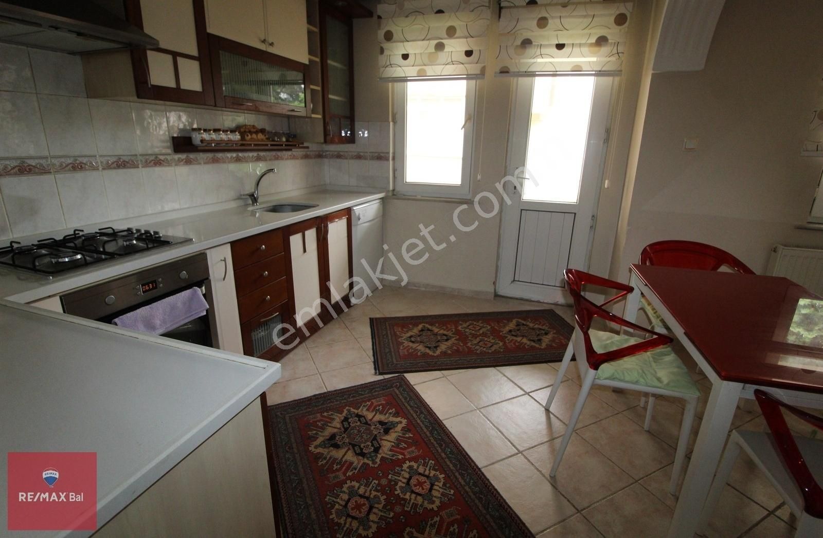 https://imaj.emlakjet.com/listing/13256696/7394F65F8F87C0E86418DF0CC20A8E5D13256696.jpg