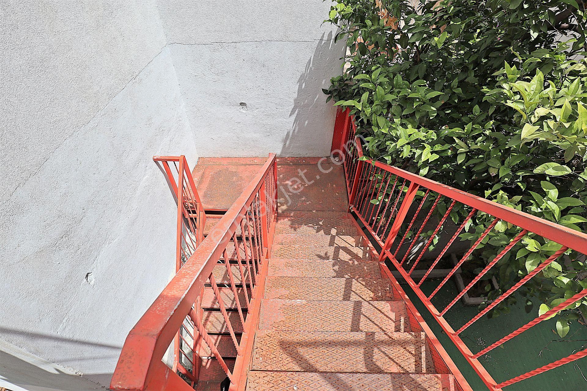 Göztepe Küçükyalıda Müstakil 4 Katlı Satılık Cumbalı Bina - Görsel 25