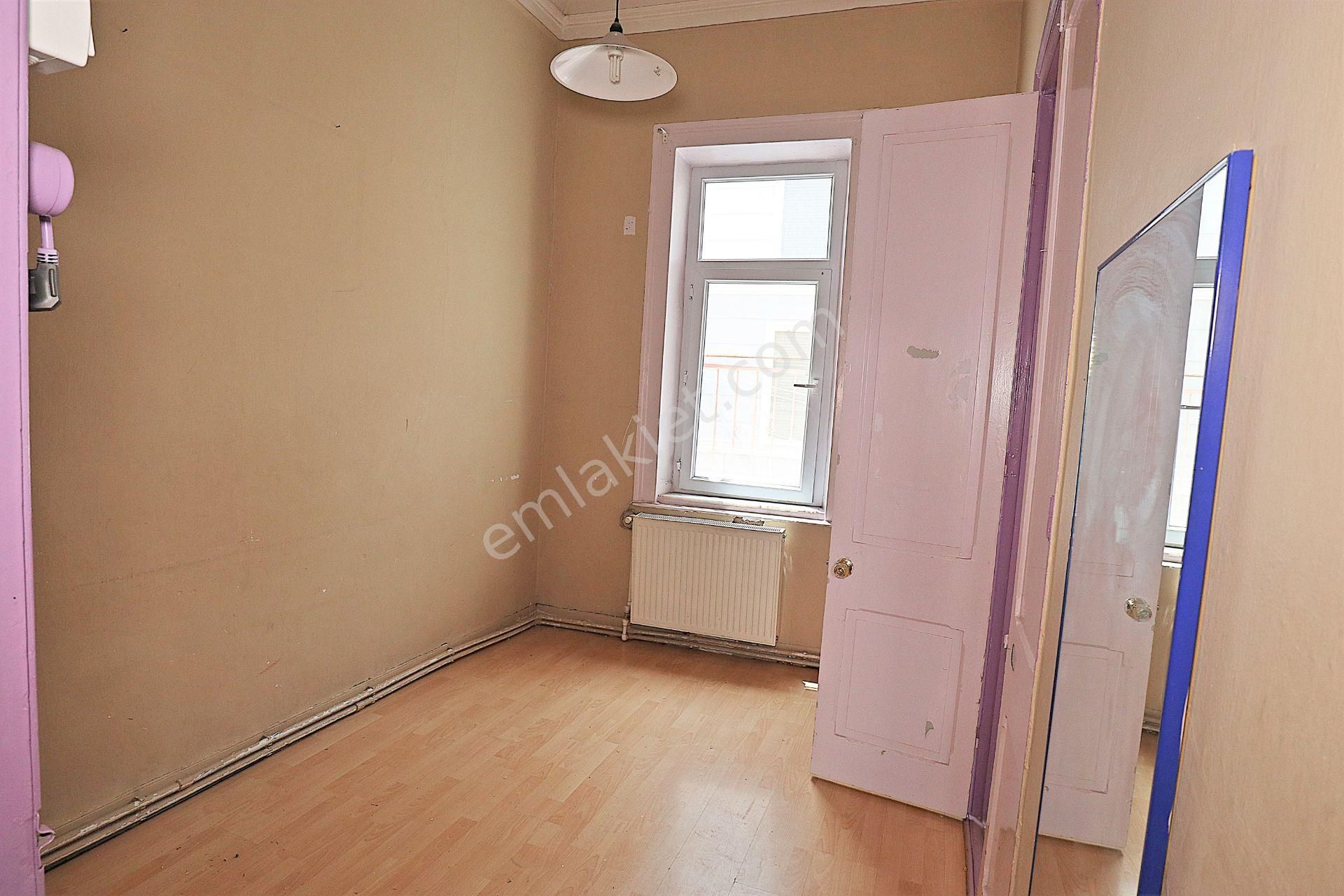 Göztepe Küçükyalıda Müstakil 4 Katlı Satılık Cumbalı Bina - Görsel 19