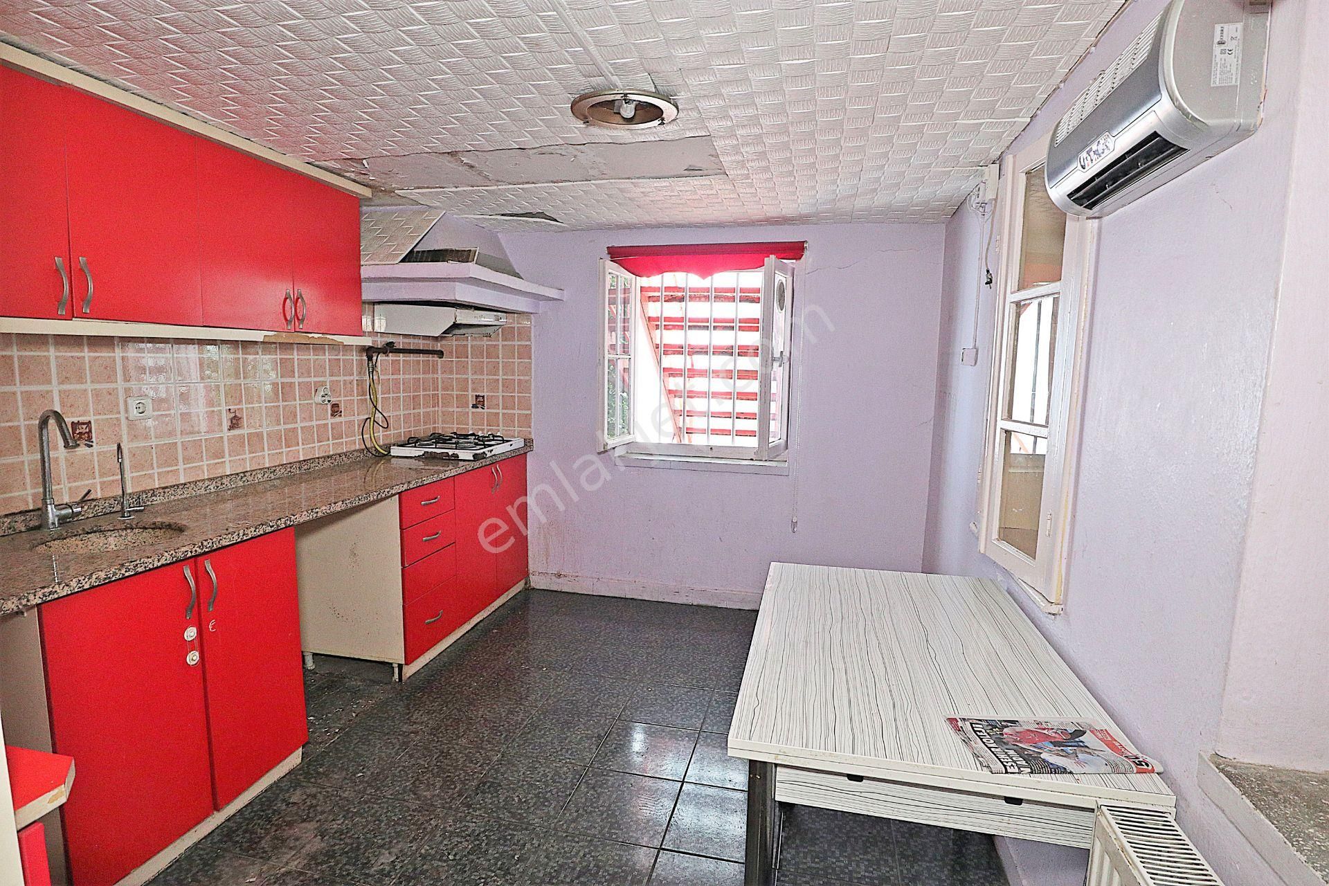 Göztepe Küçükyalıda Müstakil 4 Katlı Satılık Cumbalı Bina - Görsel 10