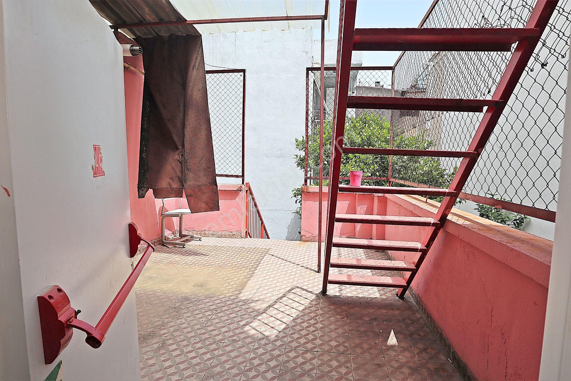 Göztepe Küçükyalıda Müstakil 4 Katlı Satılık Cumbalı Bina - Görsel 23