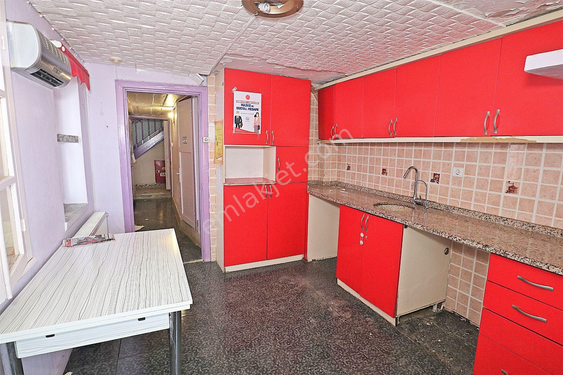 Göztepe Küçükyalıda Müstakil 4 Katlı Satılık Cumbalı Bina - Görsel 11