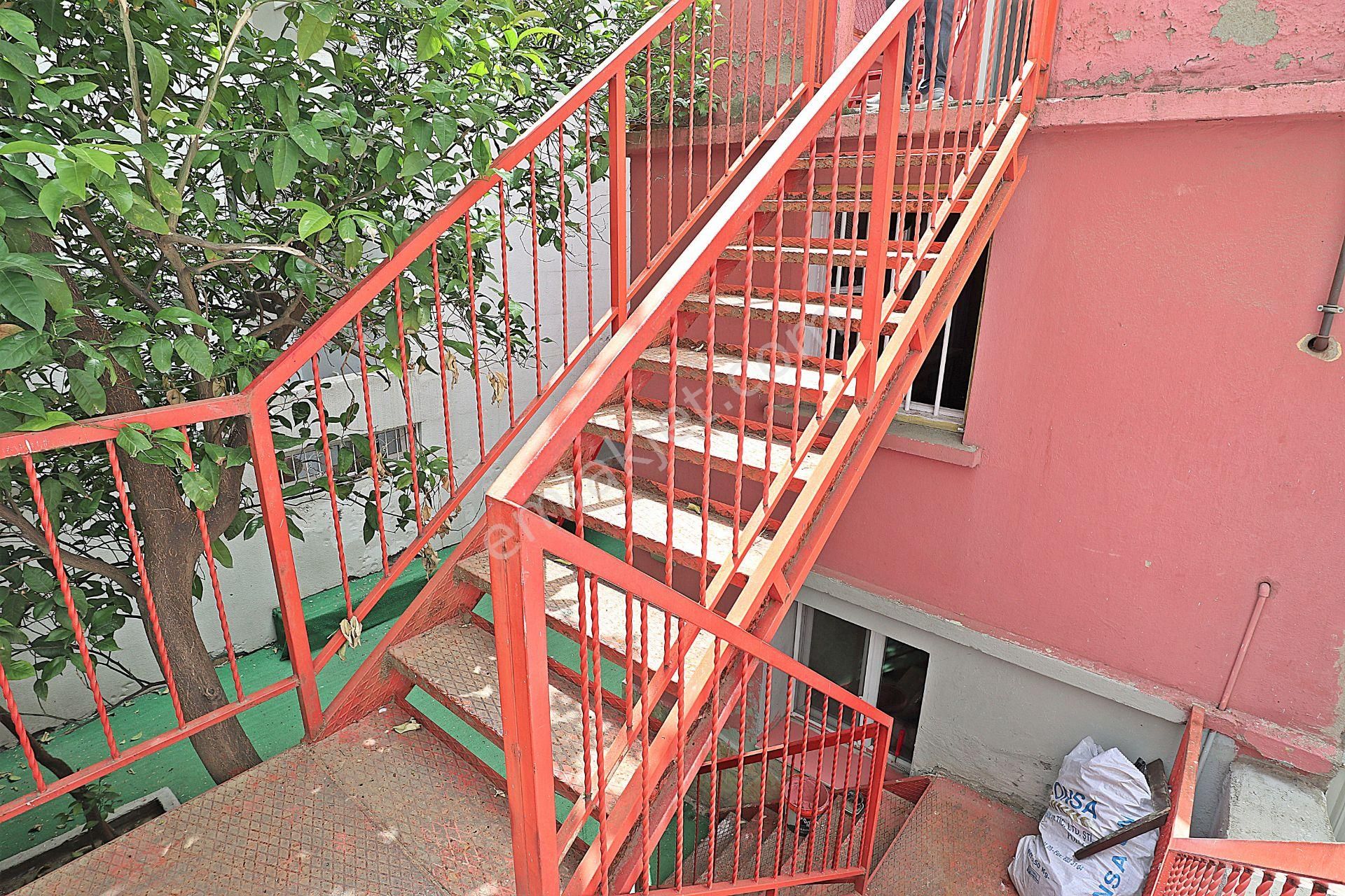 Göztepe Küçükyalıda Müstakil 4 Katlı Satılık Cumbalı Bina - Görsel 26