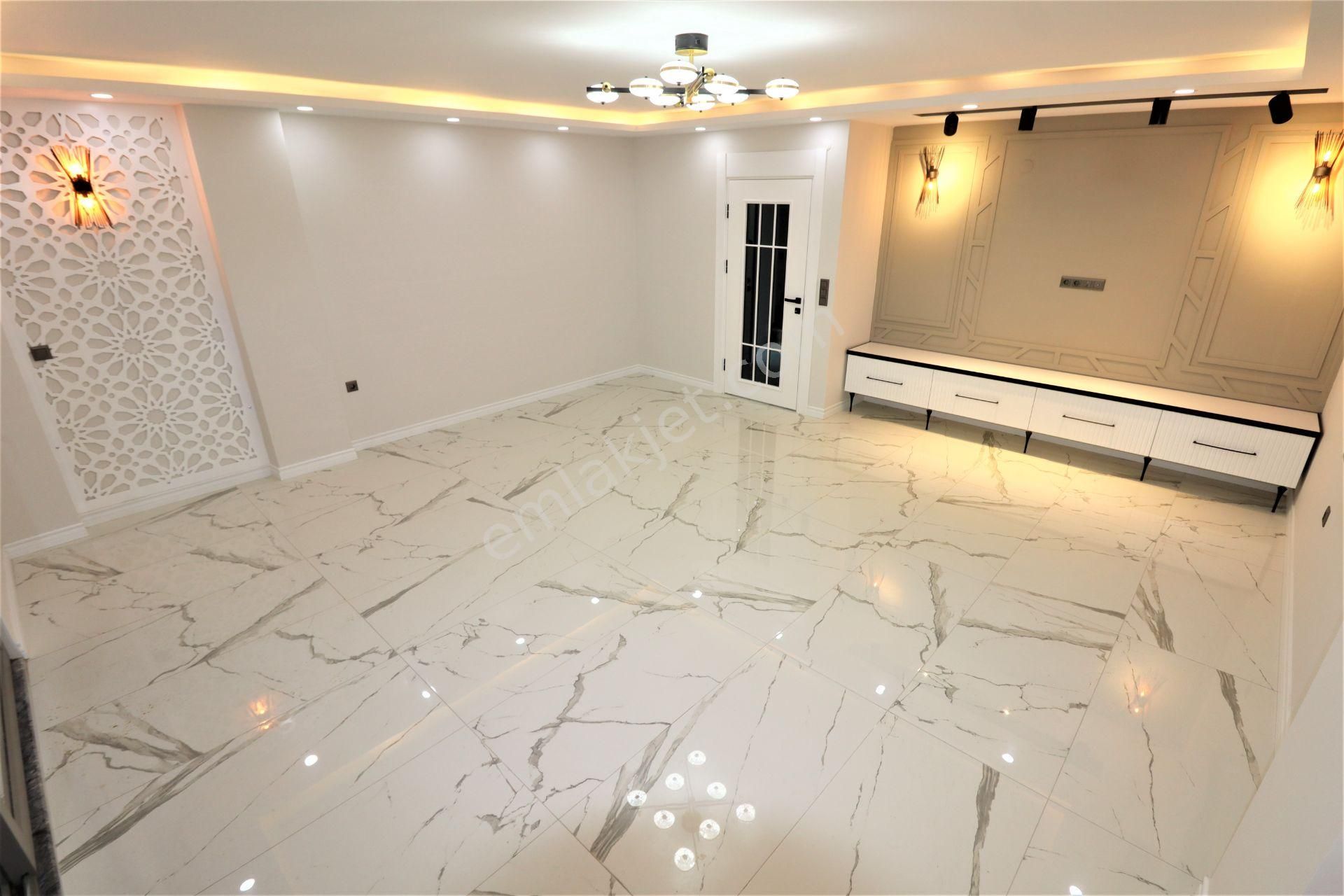 Altınoluk'ta Tek Başına Müstakil 5+1 Süper Lüks - Görsel 12