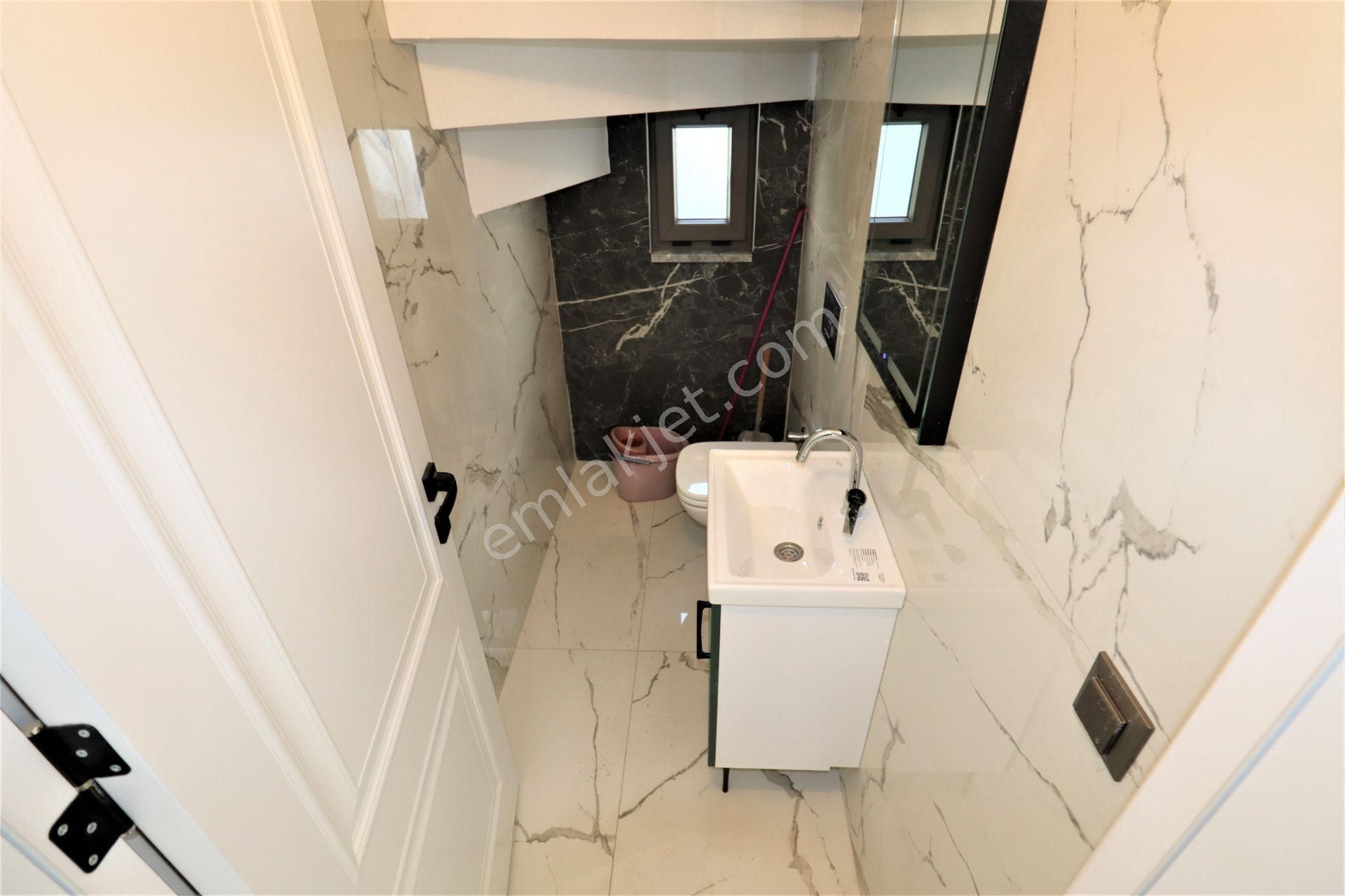 Altınoluk'ta Tek Başına Müstakil 5+1 Süper Lüks - Görsel 20