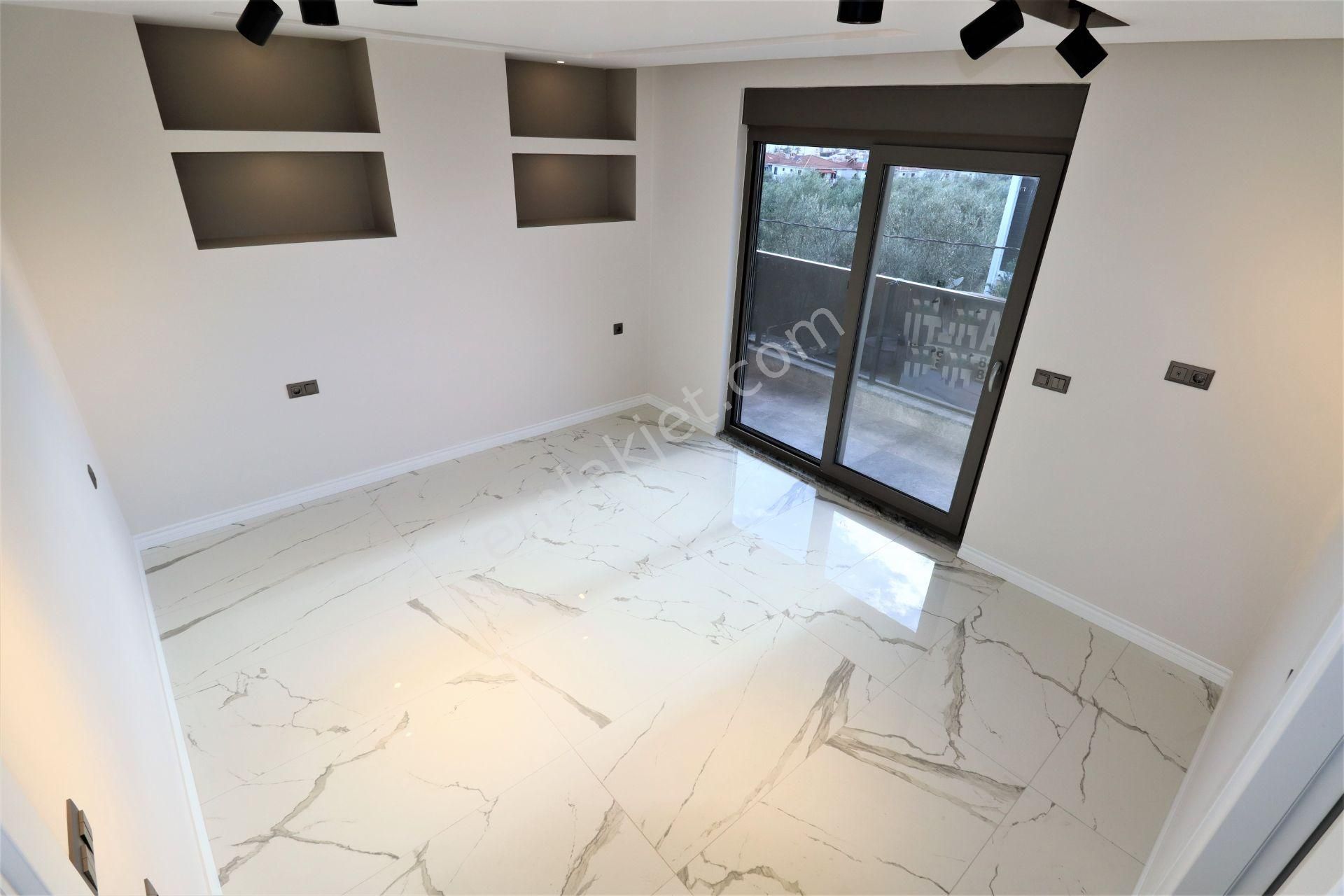 Altınoluk'ta Tek Başına Müstakil 5+1 Süper Lüks - Görsel 23