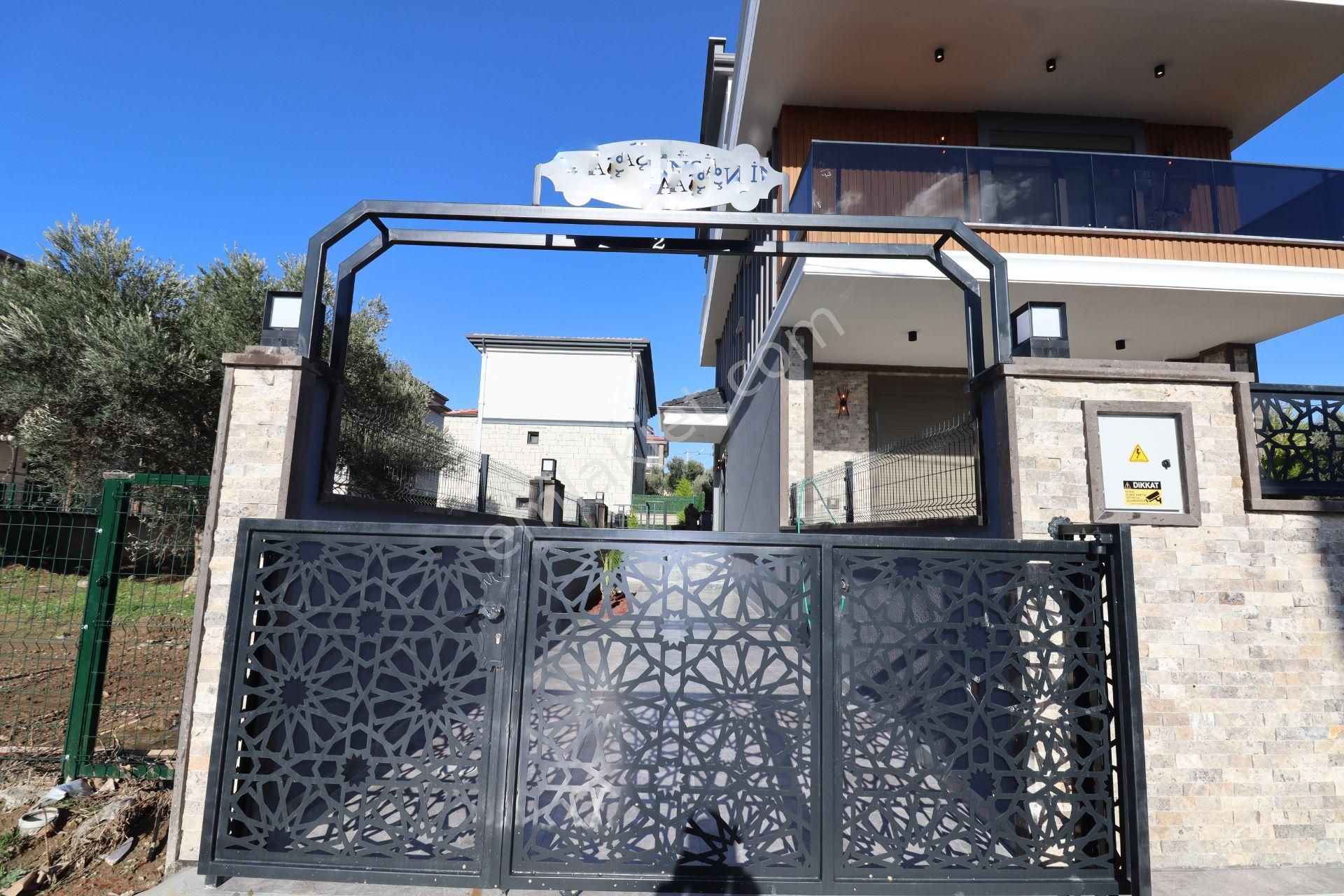 Altınoluk'ta Tek Başına Müstakil 5+1 Süper Lüks - Görsel 10