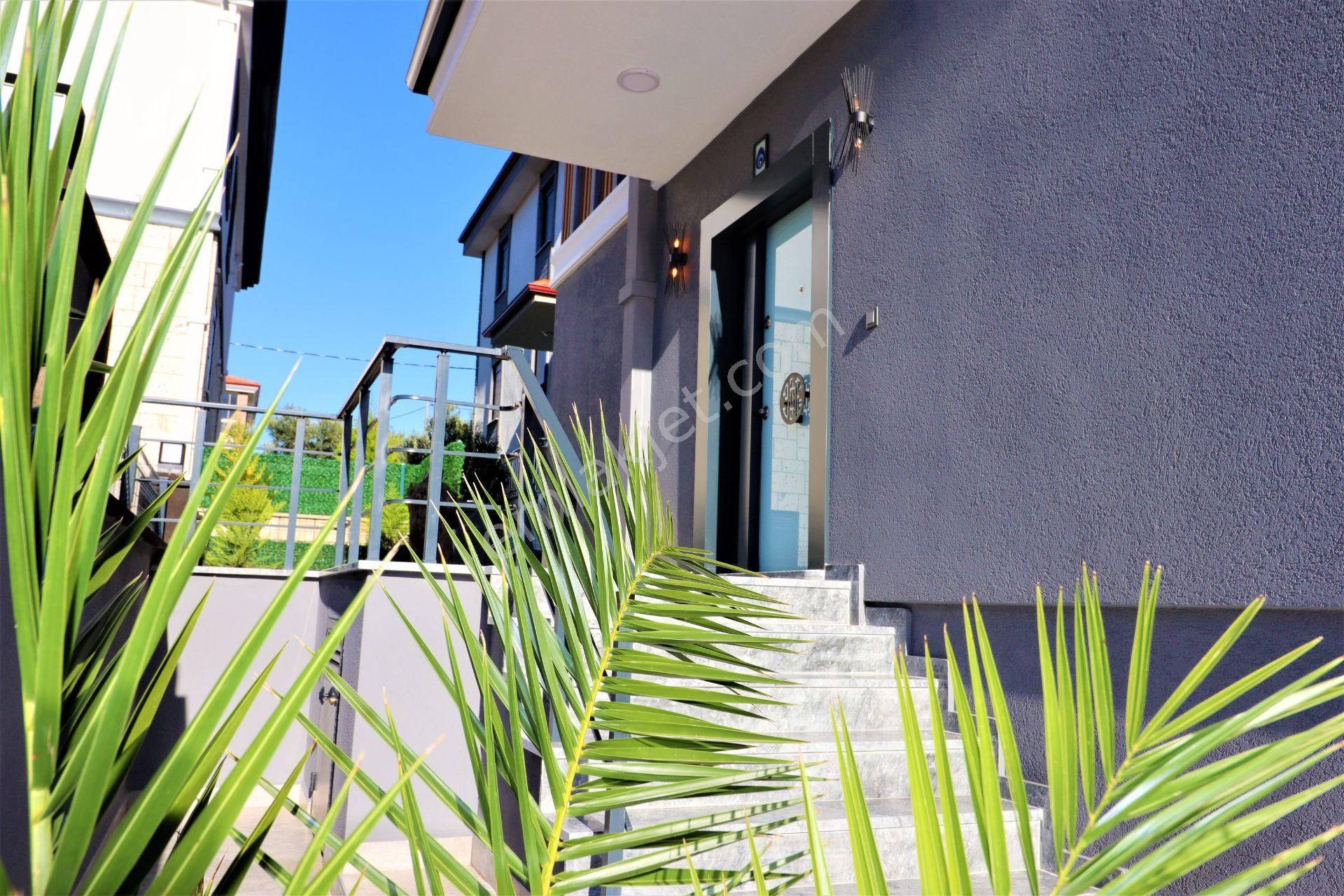 Altınoluk'ta Tek Başına Müstakil 5+1 Süper Lüks - Görsel 8