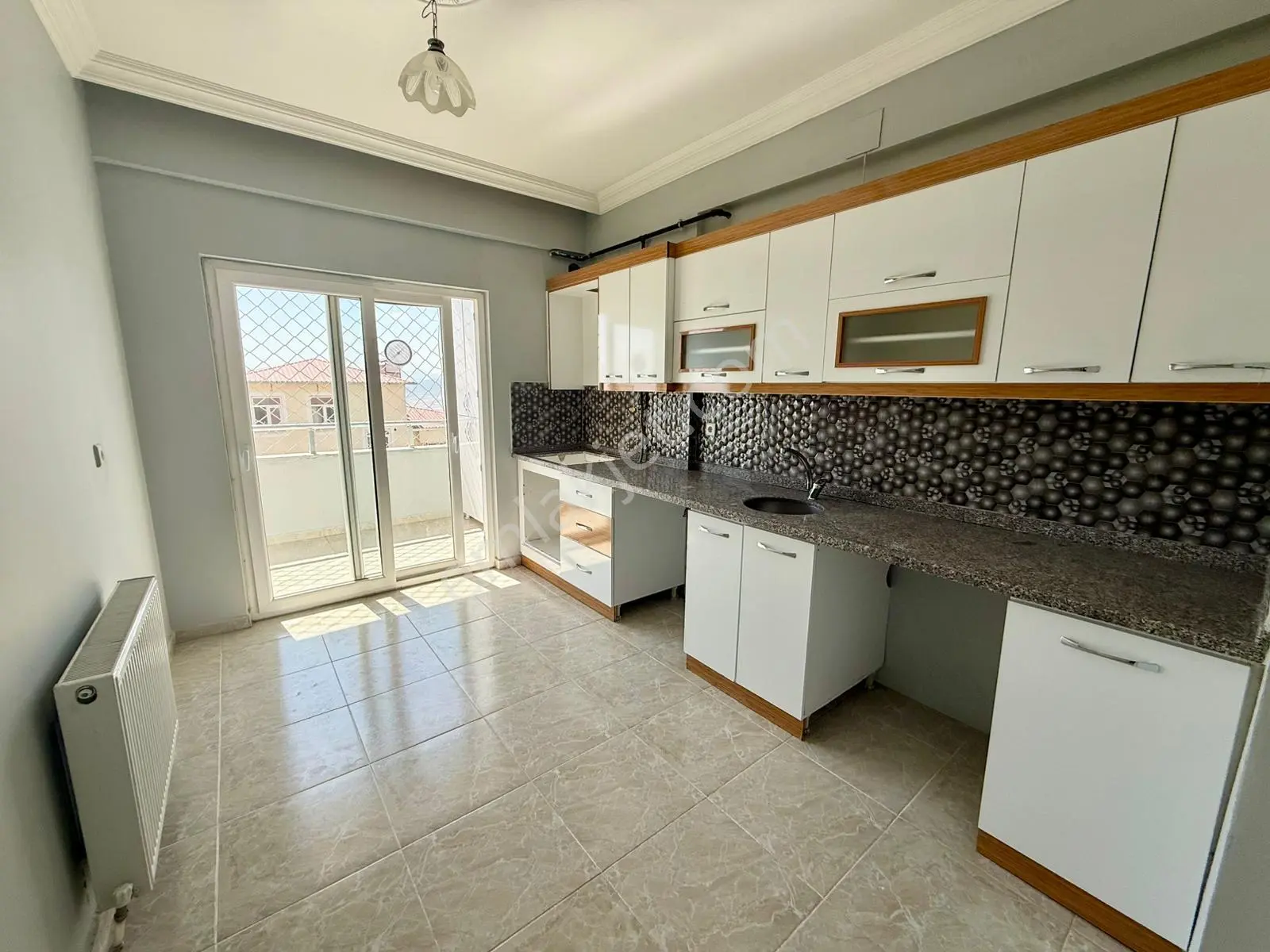 Kadın Doğum Hastanesi Civarı Kiralık 3+1 Daire - Görsel 3