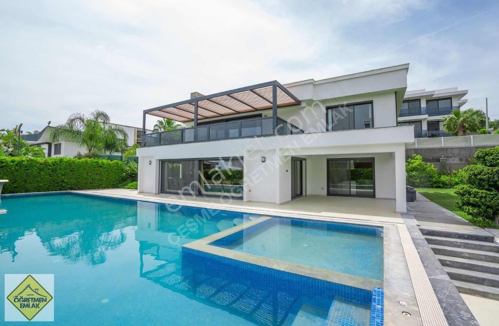 Çeşme Dalyanda Deniz Yakın Geniş Bahçeli Lüks+lüks Villa - Görsel 18