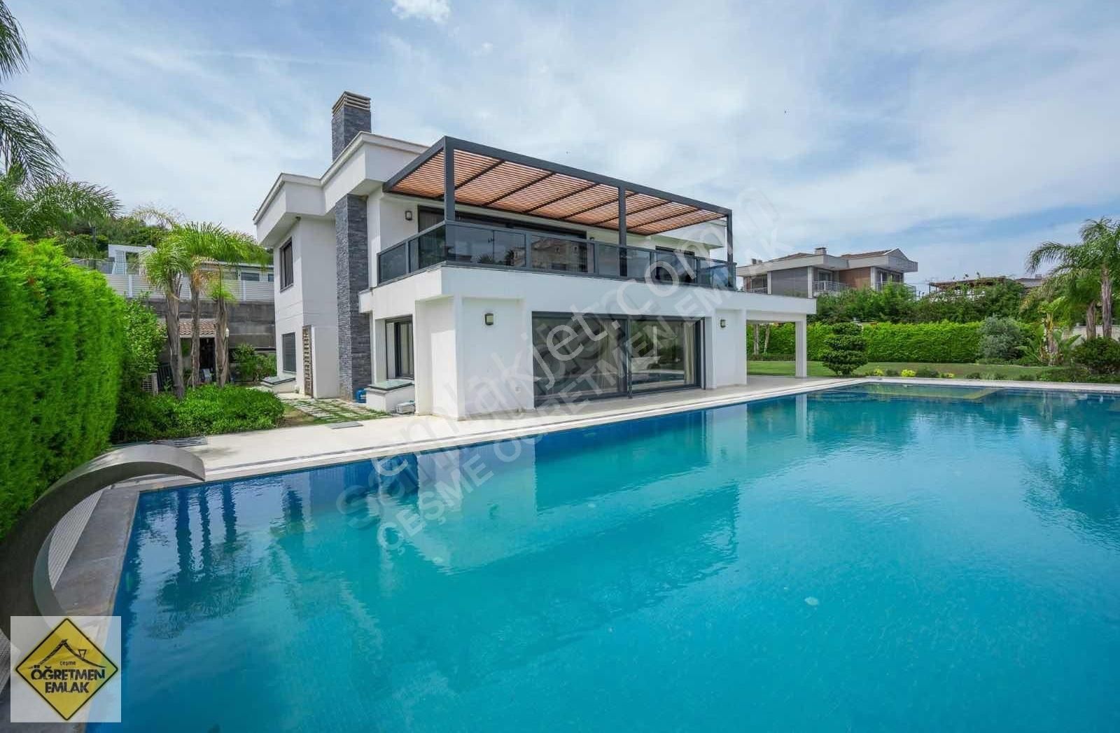 Çeşme Dalyanda Deniz Yakın Geniş Bahçeli Lüks+lüks Villa - Görsel 13