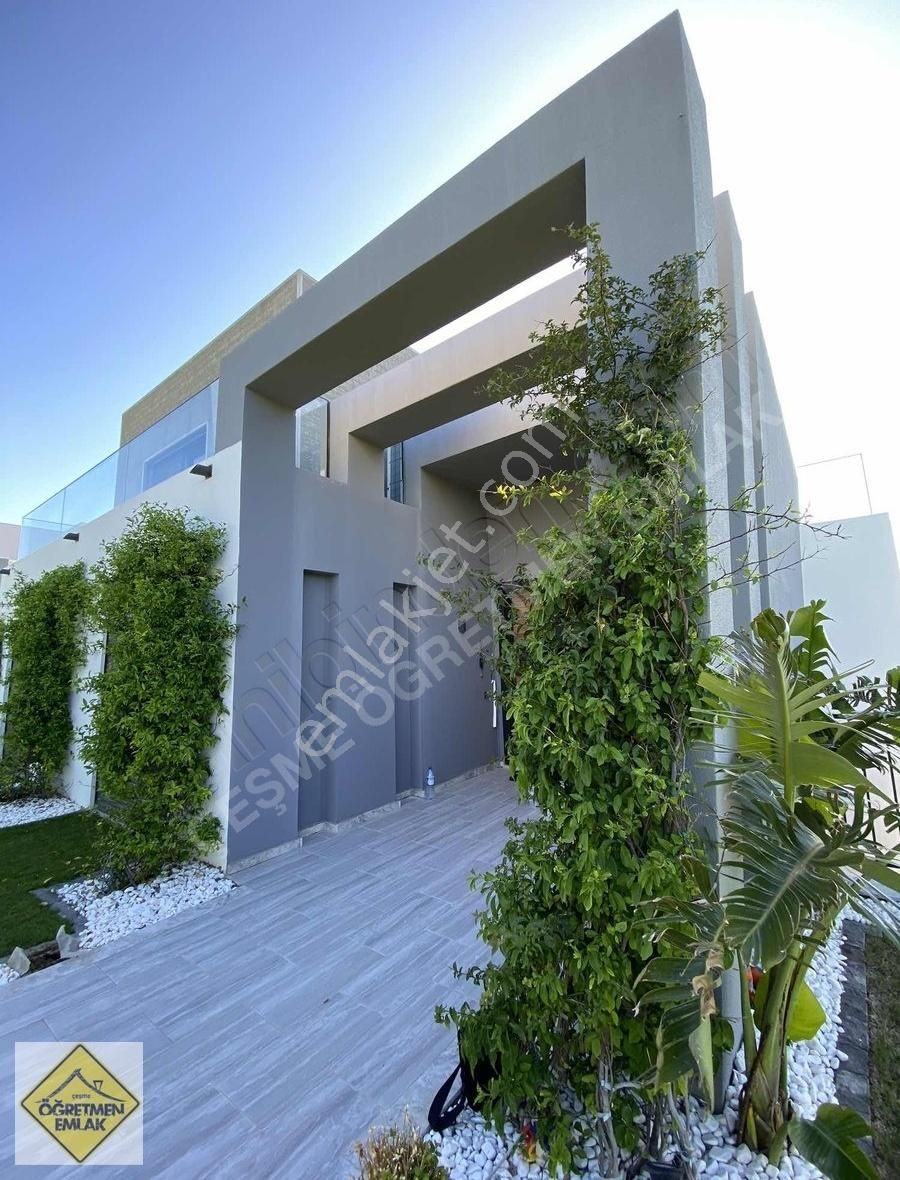 Çeşme Dalyanda Lüks Havuzlu Geniş Bahçeli Muhteşem Yazlık - Görsel 18