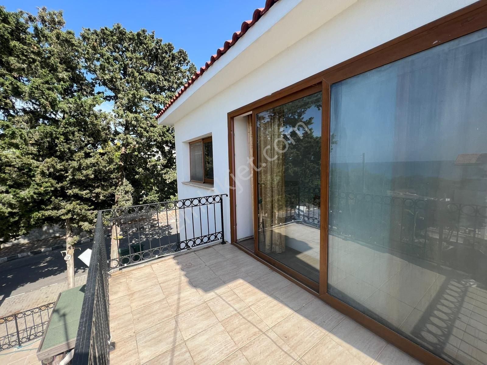 Girtne Alsancak'ta Deniz Kenarın'da Satılık 3+1 Villa - Görsel 14