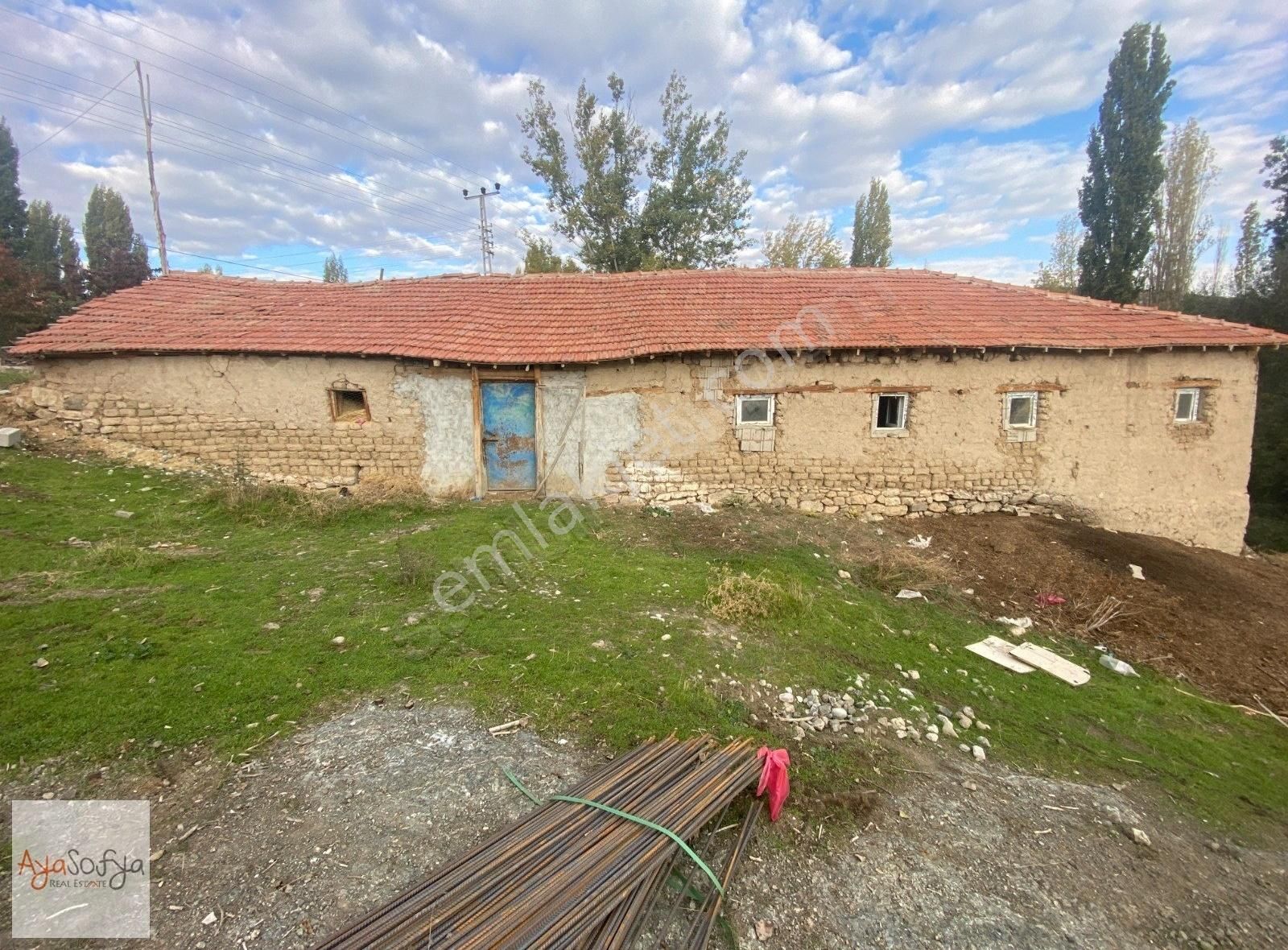 Akdağmadeni Yünalanı Köyü Satılık Konut İmarlı Yozgat Akdağmadeni Yünalanı Köy İçi Arsa Ve Ahır Çiftlik