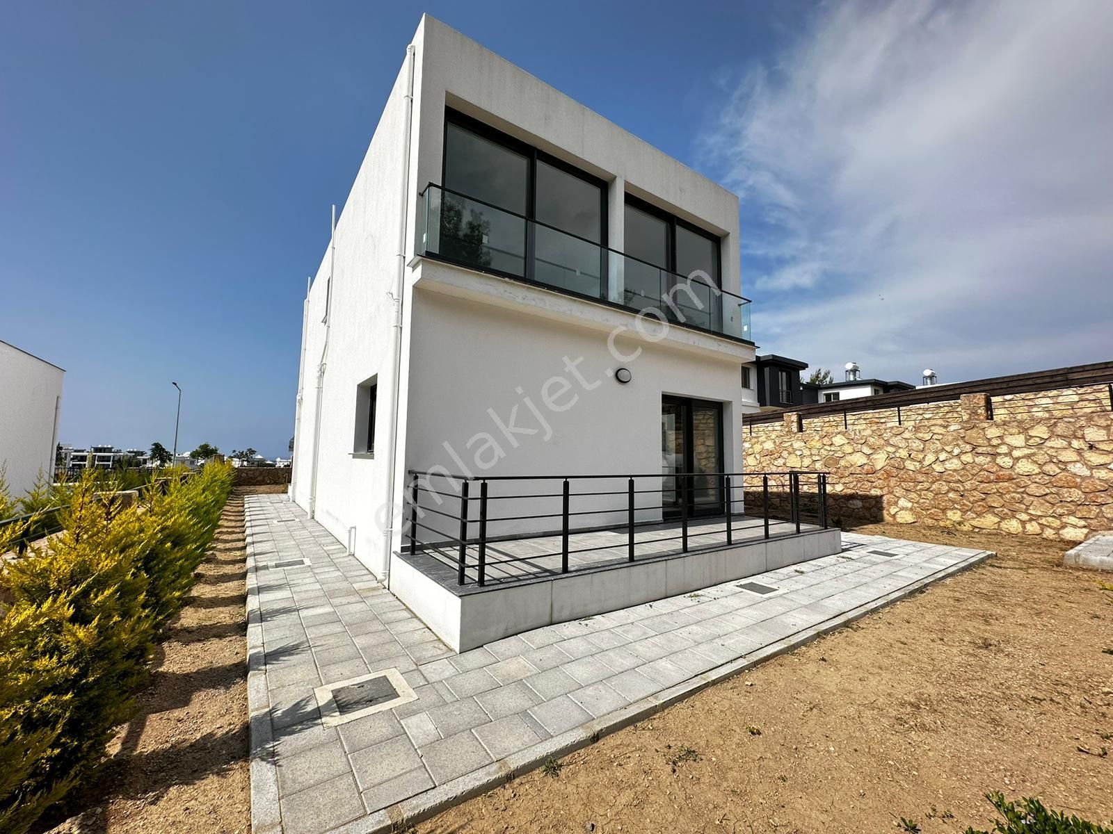 Kıbrıs Girne Çatalköy'de Yeni Tamamlanmış Site İçerisinde 4+1 Villa, Harika Konumda - Görsel 26