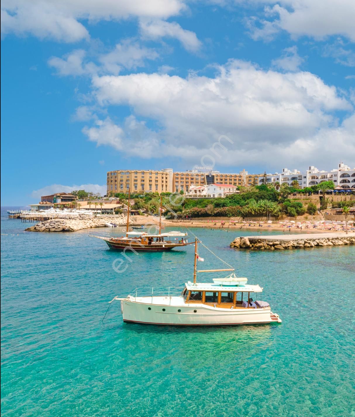 Kıbrıs Girne Çatalköy'de Yeni Tamamlanmış Site İçerisinde 4+1 Villa, Harika Konumda - Görsel 34