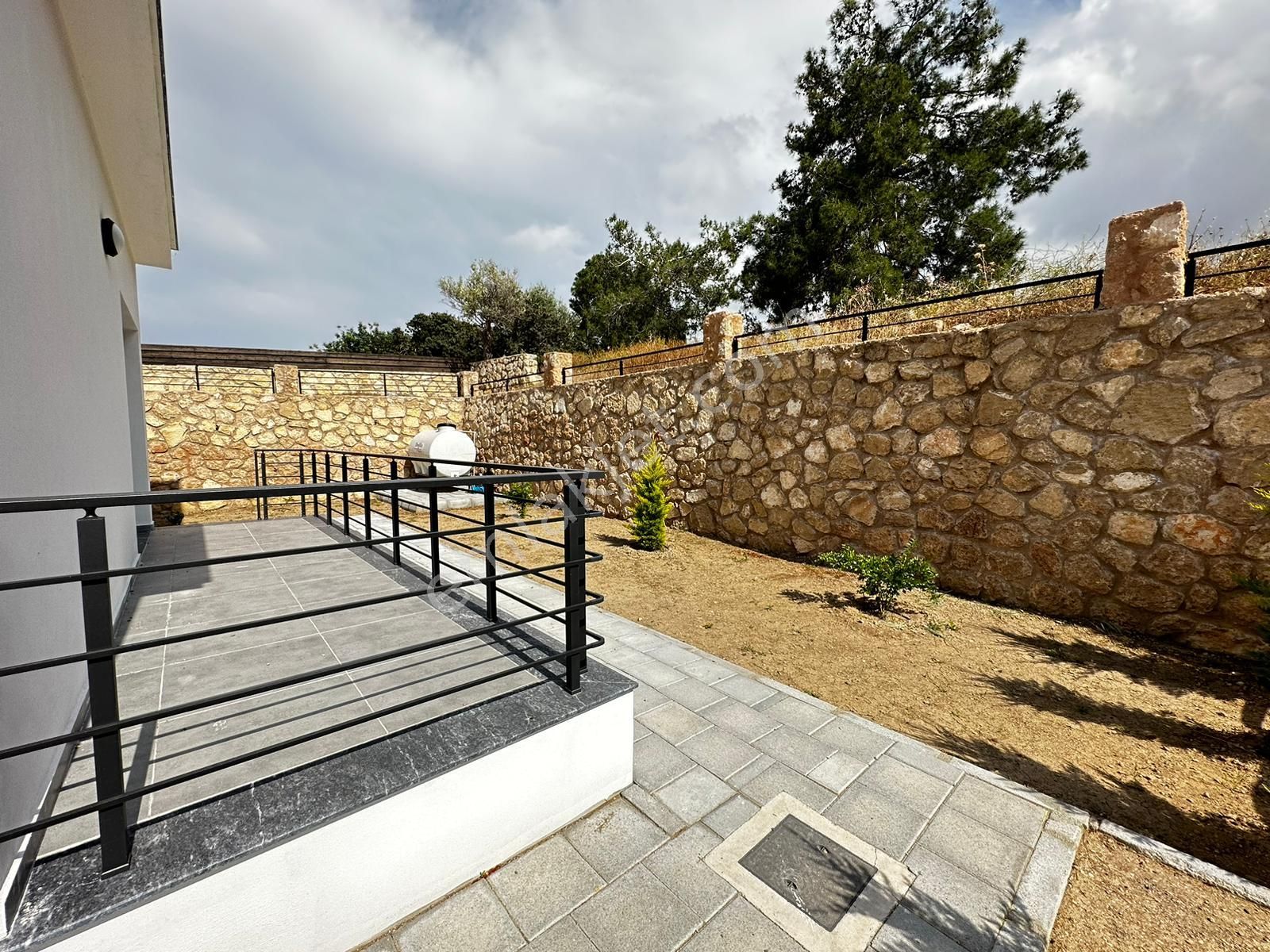 Kıbrıs Girne Çatalköy'de Yeni Tamamlanmış Site İçerisinde 4+1 Villa, Harika Konumda - Görsel 27