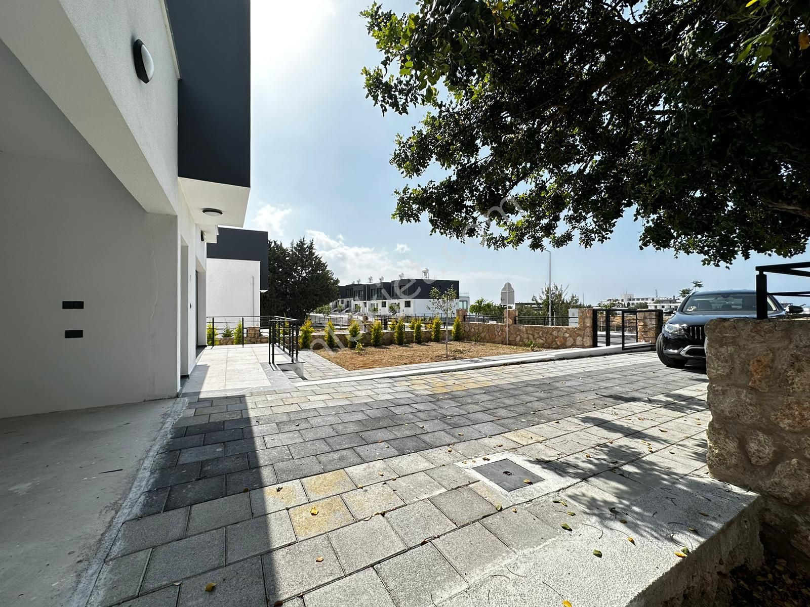 Kıbrıs Girne Çatalköy'de Yeni Tamamlanmış Site İçerisinde 4+1 Villa, Harika Konumda - Görsel 4