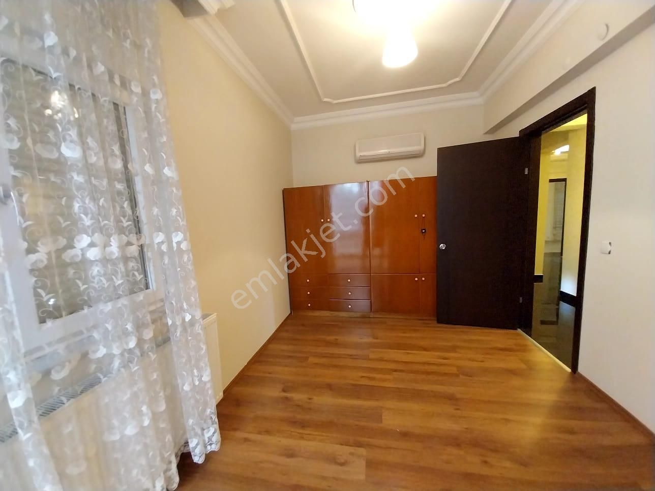 https://imaj.emlakjet.com/listing/13359275/9414A8F5B810972C3C9A0E2860C0753213359275.jpg