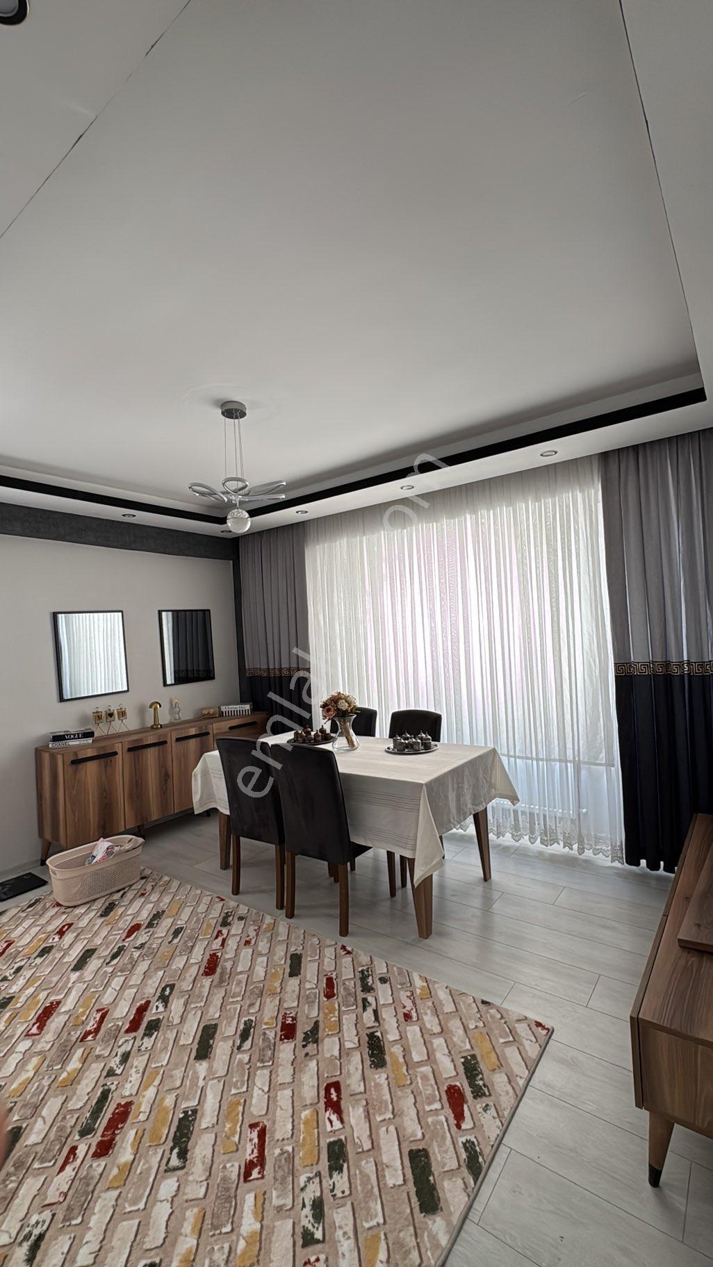 Konukluda 4+1 185 M2 Bakımlı Daire. - Görsel 7