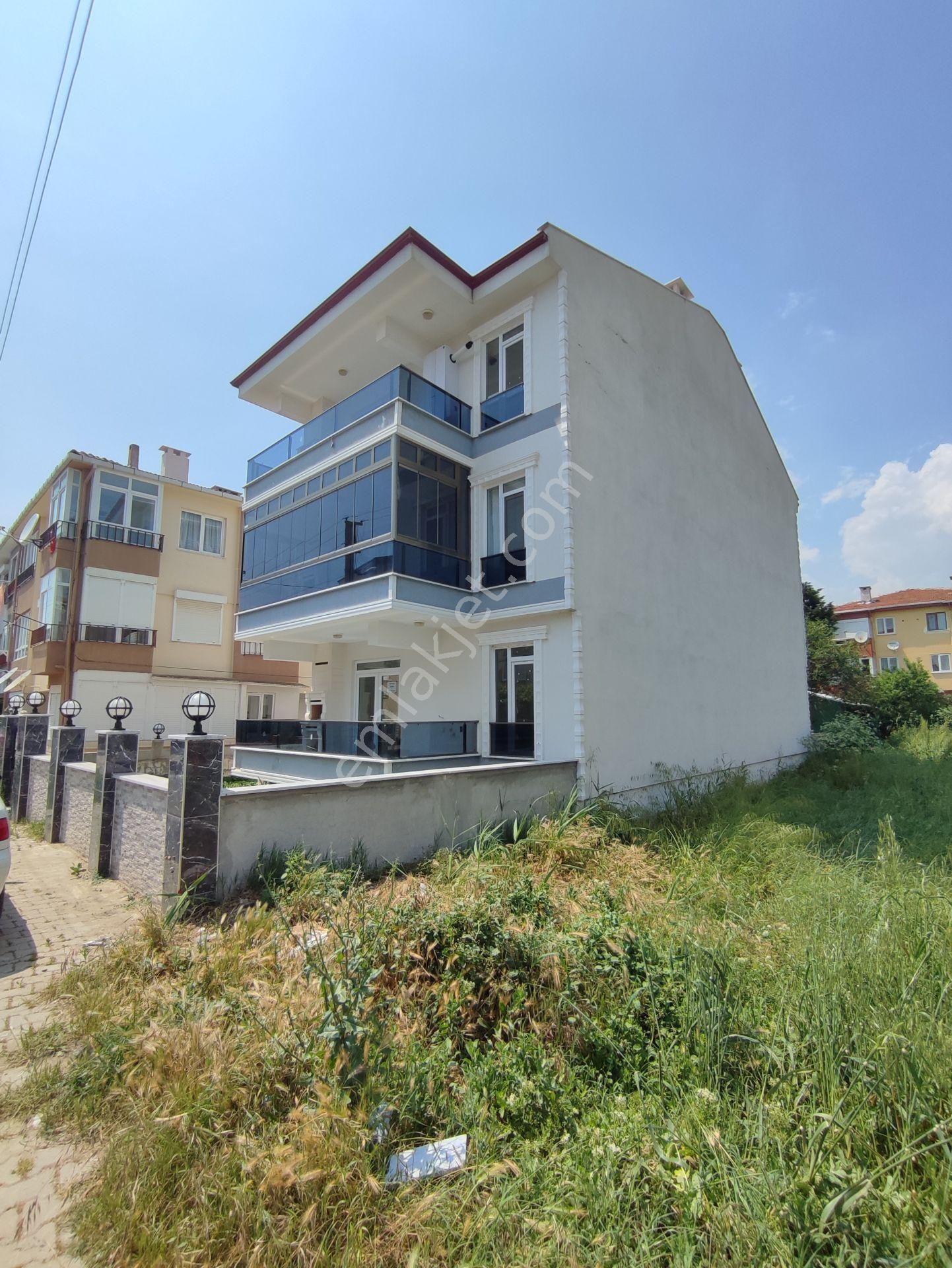 Şarköy Cumhuriyet Satılık Yazlık BULUT yatırımdan 2+1  65 m² merkezi konumda denize yakın yazlık daire