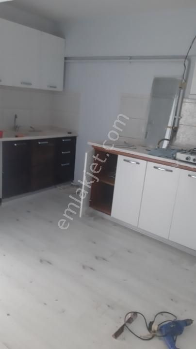 İzzet baysal cd.ye bakan 3+1 ki̇ralik dai̇re