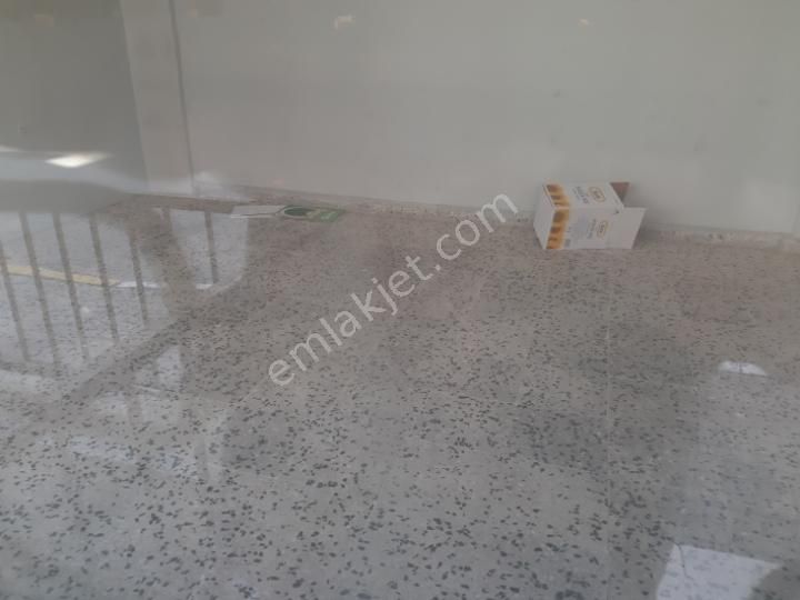 Pendik Kavakpınar Kiralık Daire Pendik Kavakpınar Mah .de Cadeye 100 Metre Mesafede 80 M2 Kiralık Düķan