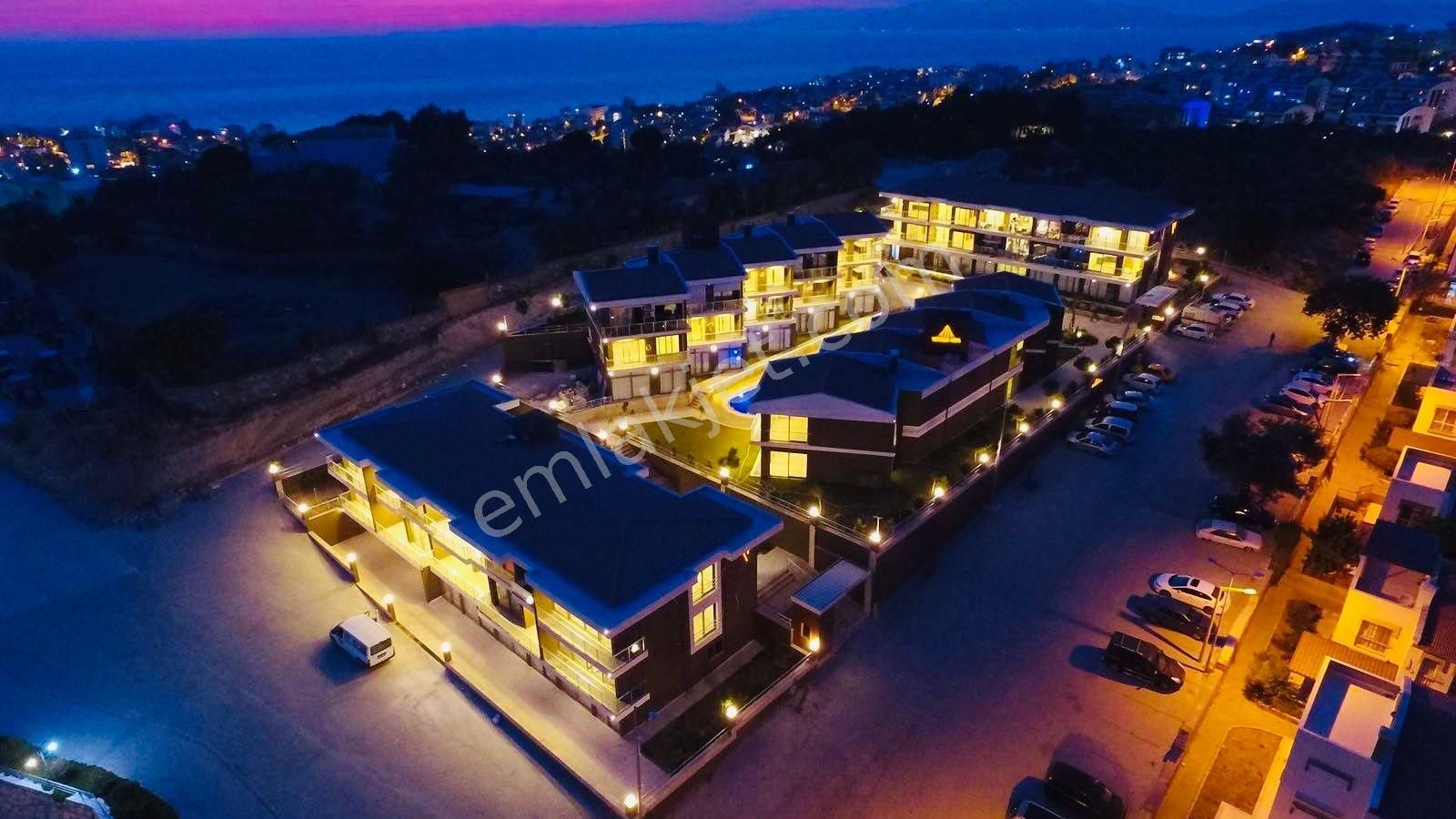 Kuşadası Kadınlar Denizi Satılık Residence  FULL MANZARA-SAHILE YAKIN-GUVENLIK-HAVUZ-OTOPARK-PEYZAJ-KOMBİ-ULTRA LÜX-FULL EŞYALI DAİRE