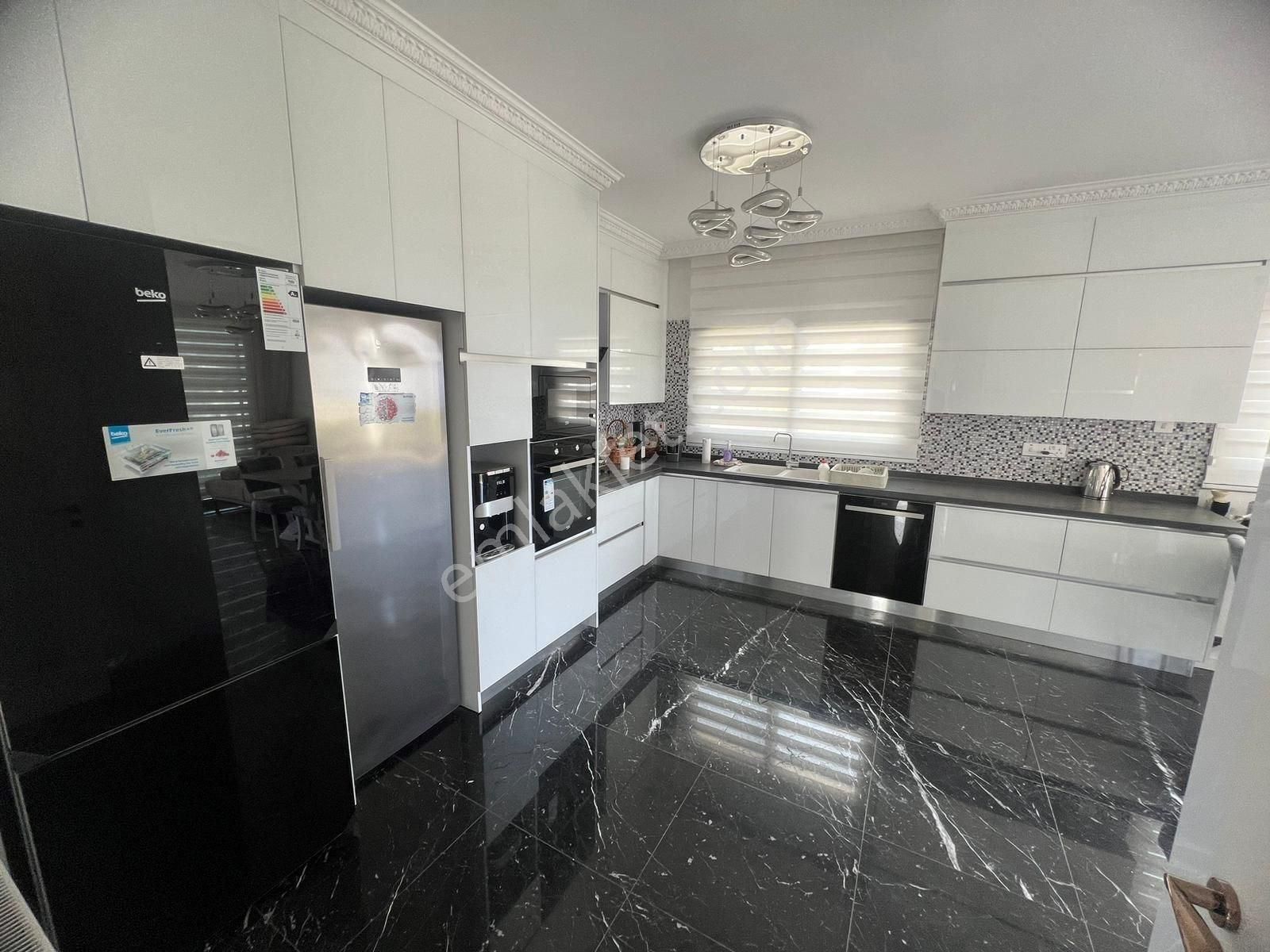 Girne Çatalköy'de Satılık Ultra Luks Villa - Görsel 6