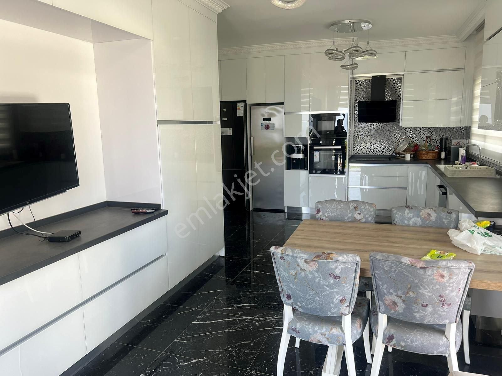 Girne Çatalköy'de Satılık Ultra Luks Villa - Görsel 8
