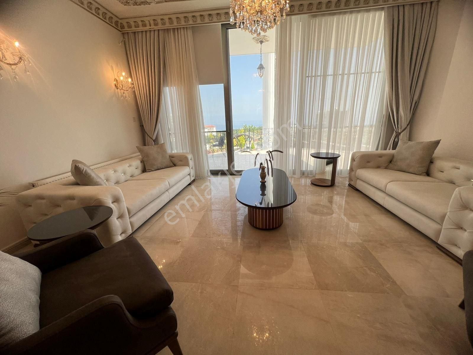 Girne Çatalköy'de Satılık Ultra Luks Villa - Görsel 3