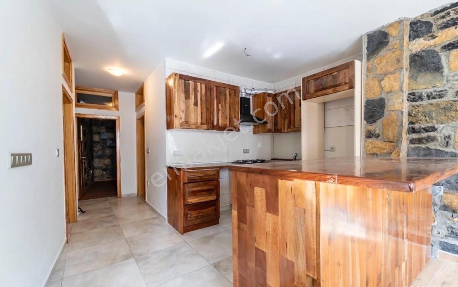 Bodrum Merkez'de Komple Satılık Bina - Görsel 8