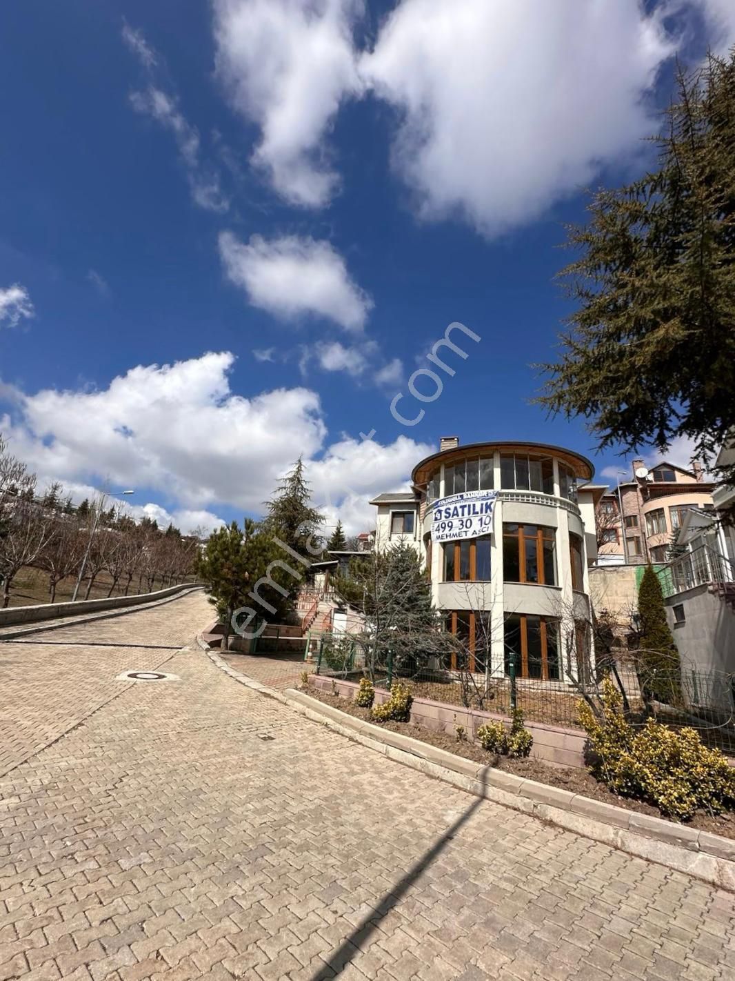 Gölbaşı Kızılcaşar Satılık Villa  İncek Atakent Sitesinde Büyük Bahçeli Full Yapılı Satılık Villa