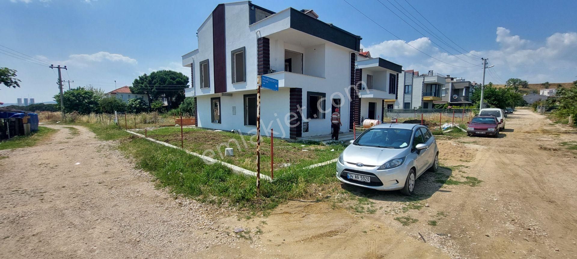 Şarköy İstiklal Satılık Villa ŞARKÖYDE PLAJA 100M MESAFELİ DENİZ MANZARALI DUBLEX