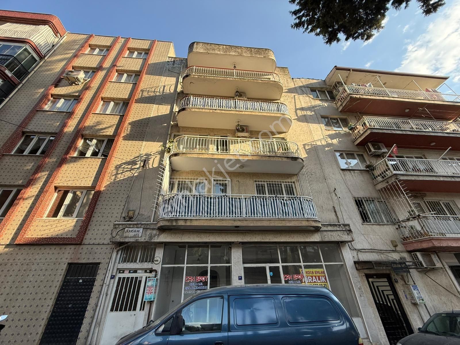 Satılık Daire Dogalgazlı Kombili Guneşenerjili Mutfak Dolablari Yenilenmiş