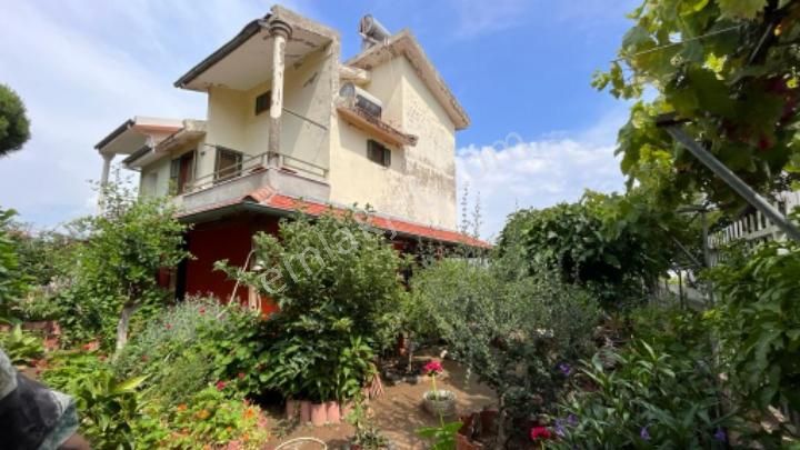 Menderes Gümüldür Atatürk Satılık Daire Gümüldür Yarentepe Gümesko Sitesi'nde Satılık Tripleks villa 