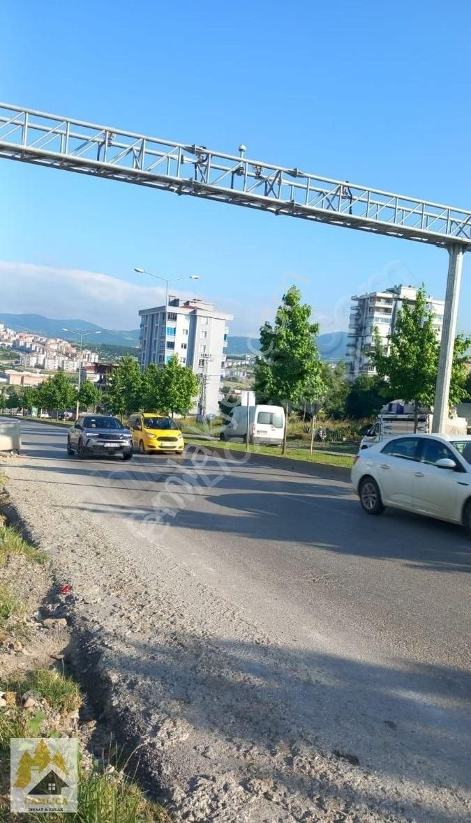 İlkadım Derecik Satılık Daire Çamlıcadan R.t.e Bulvarına Cephe Yerden Isıtmalı Satılık 3+1