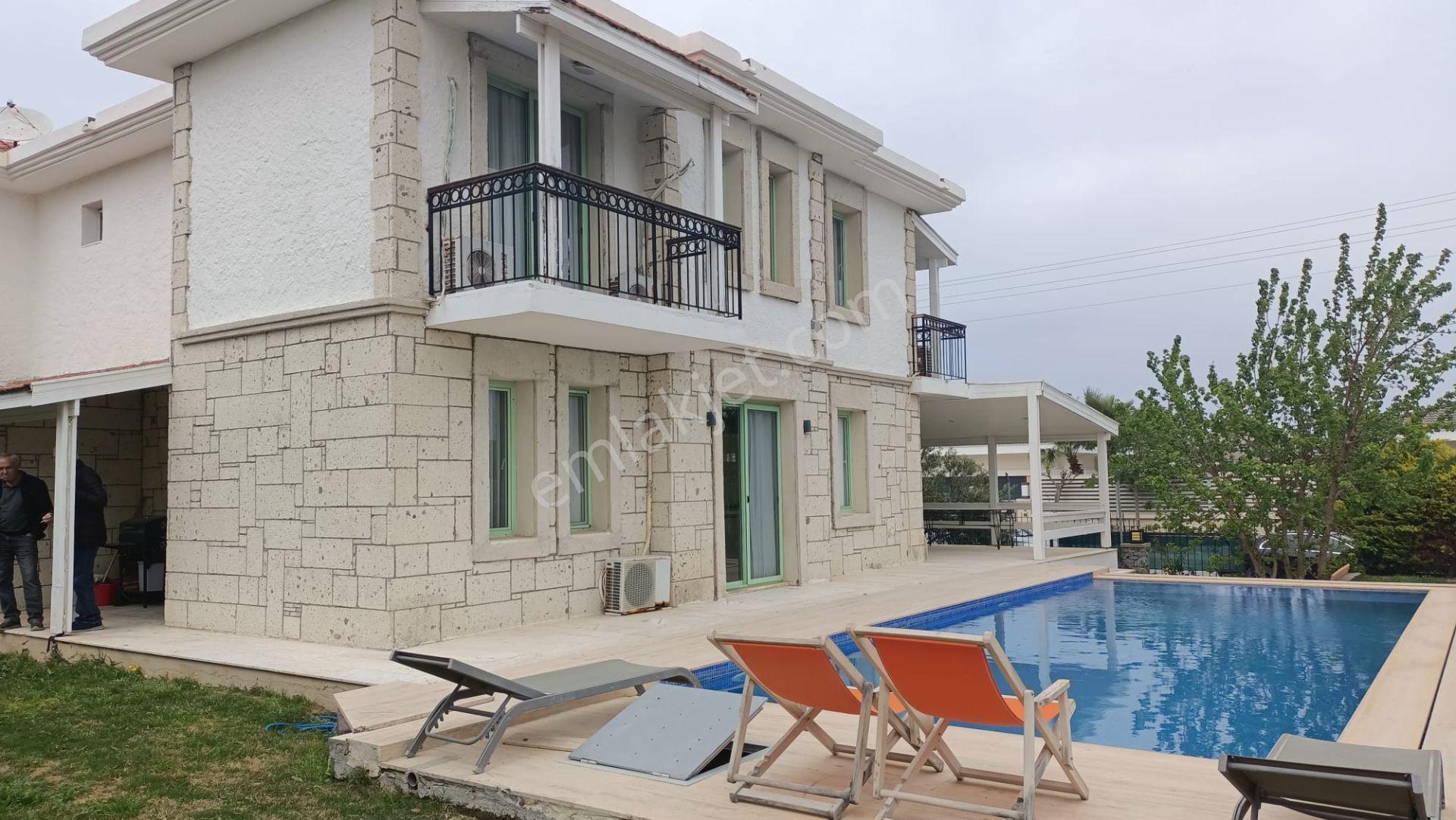 Çeşme Mamurbaba Mevkiinde Sezonluk Kiralık Mobilyalı Villa - Görsel 7