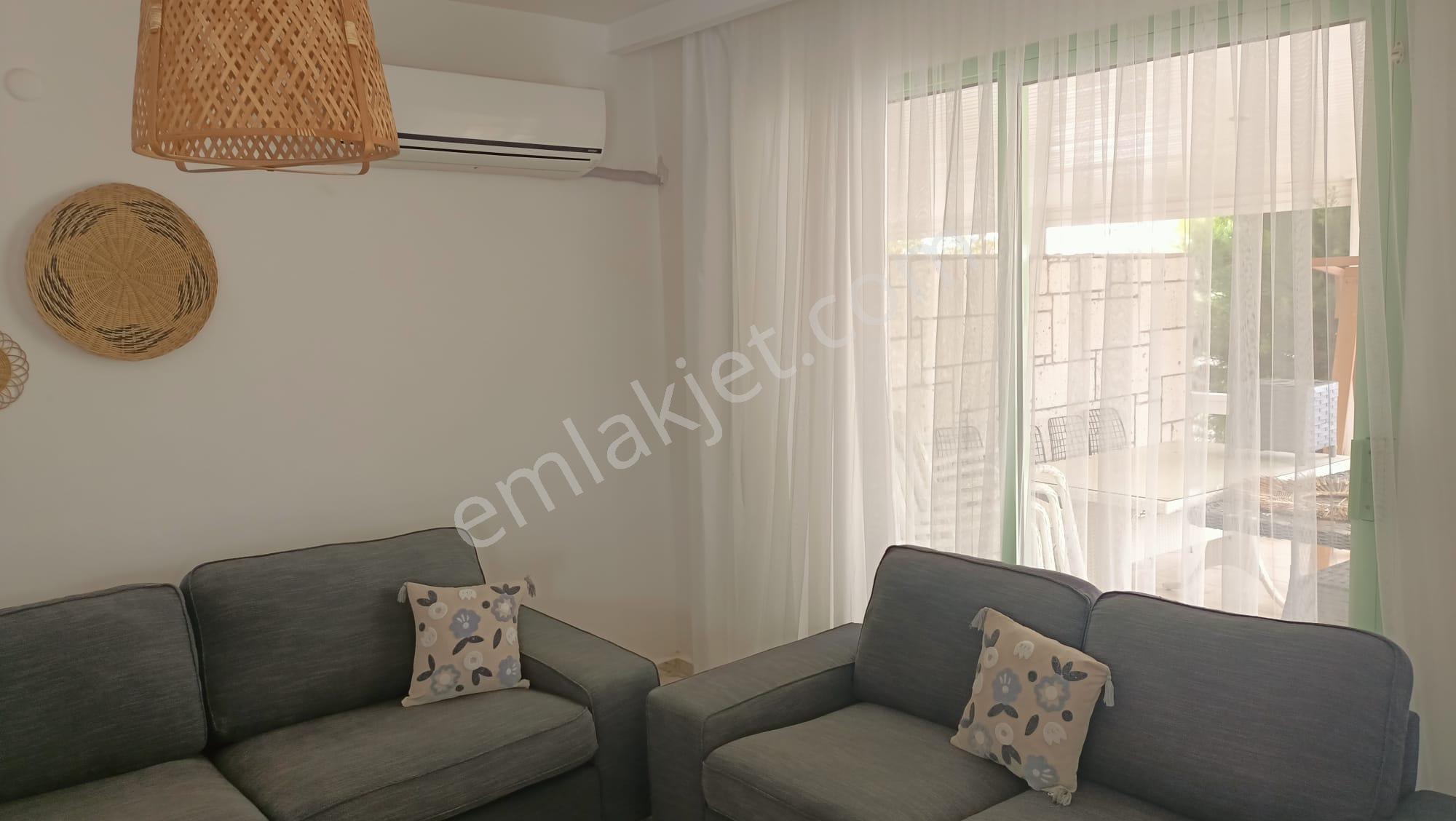 Çeşme Mamurbaba Mevkiinde Sezonluk Kiralık Mobilyalı Villa - Görsel 29