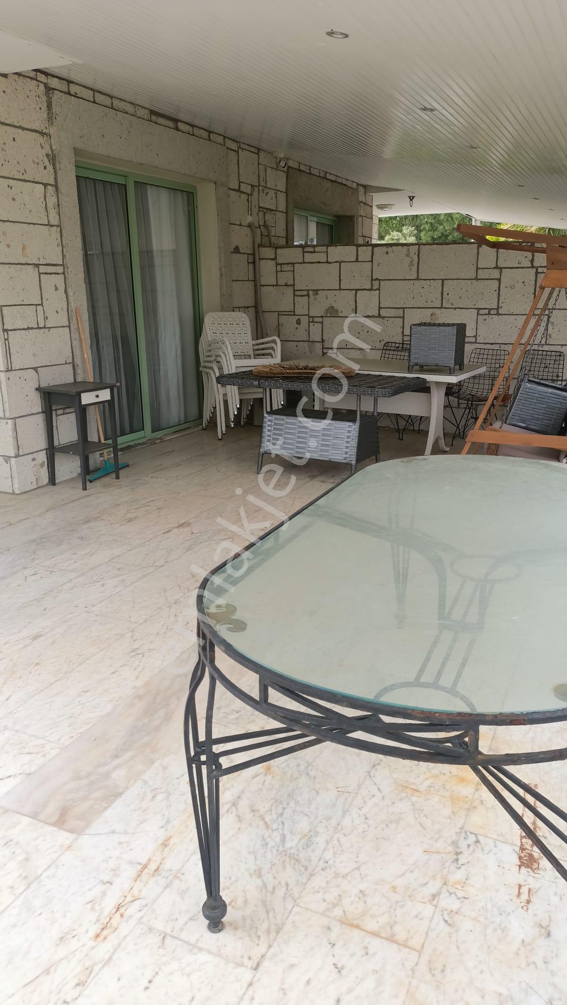 Çeşme Mamurbaba Mevkiinde Sezonluk Kiralık Mobilyalı Villa - Görsel 31
