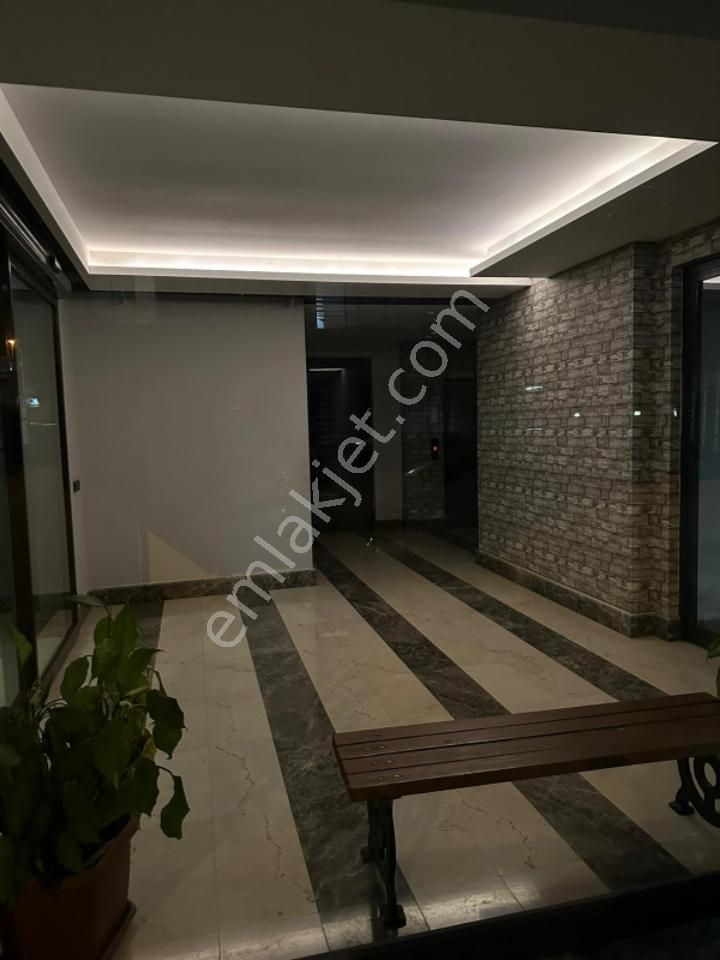 Hasarsız Bina Az Kullanılmış Sıfır Ayarında