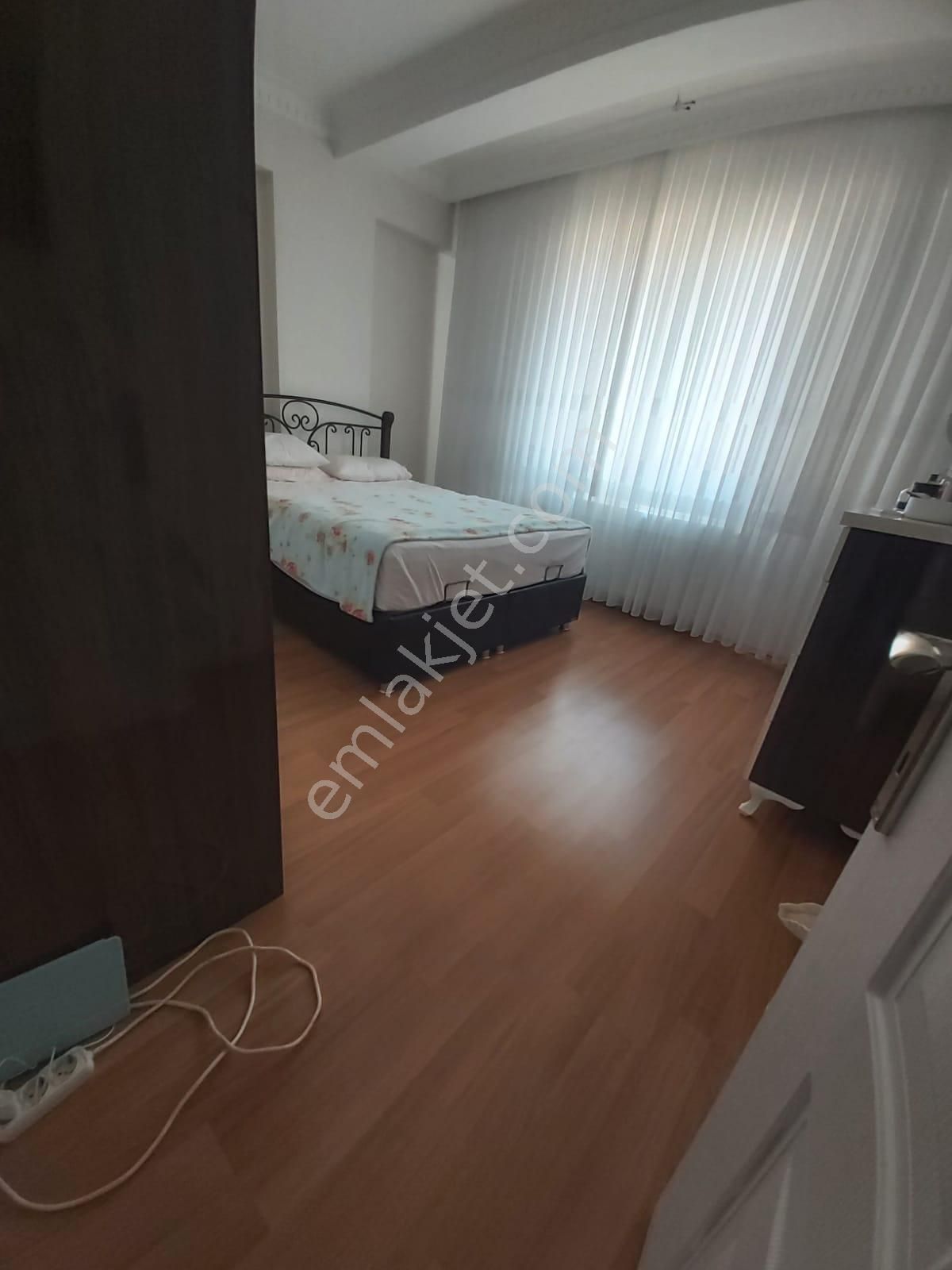 Bahçelievler Soğanlı Meydana Yakın Dubleks 5+2 Kredıye Uygun Teraslı 200 M² Mukkemmel Temızlıkde. - Görsel 3